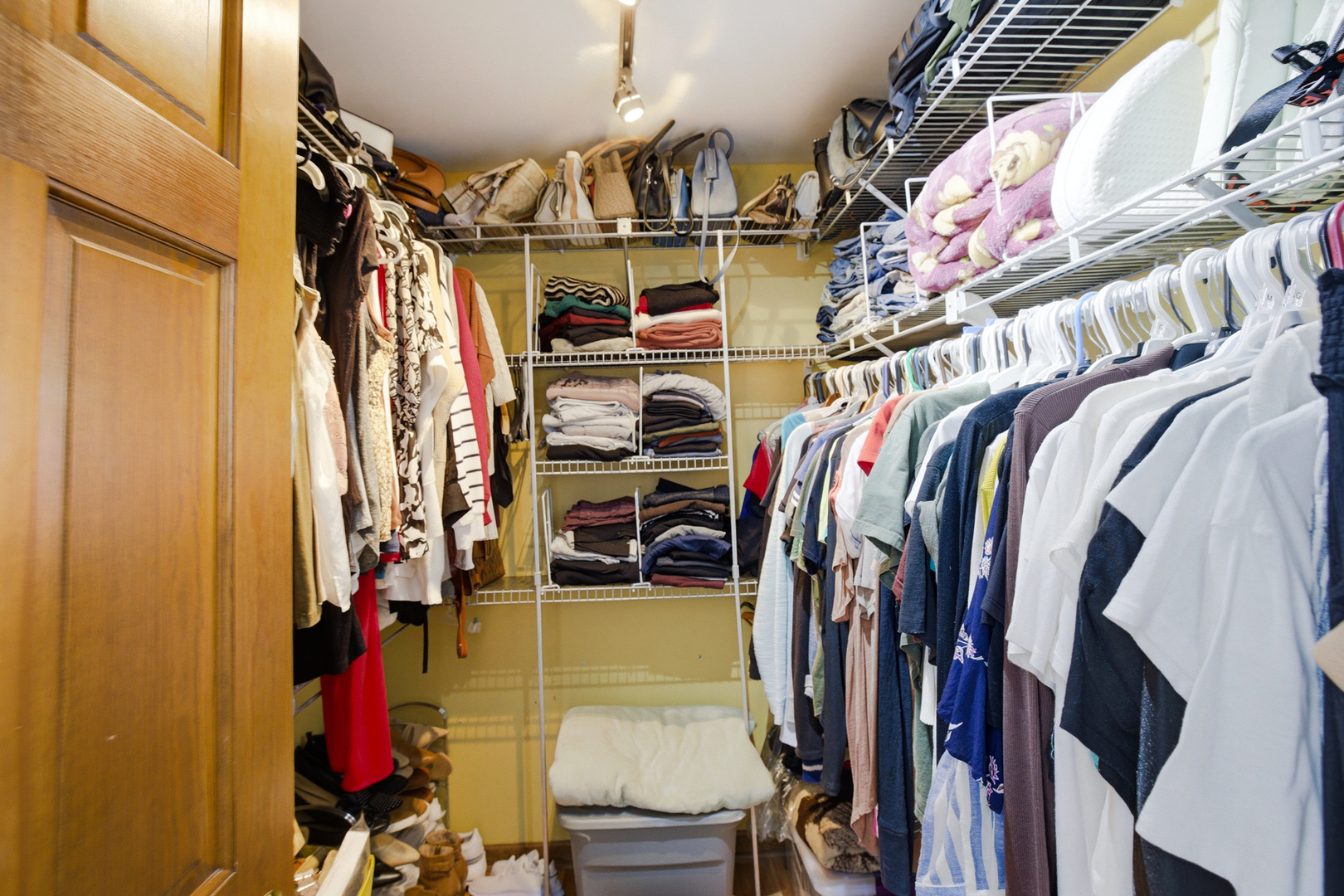 36106 N Springbrook Lane, Gurnee, IL 60031