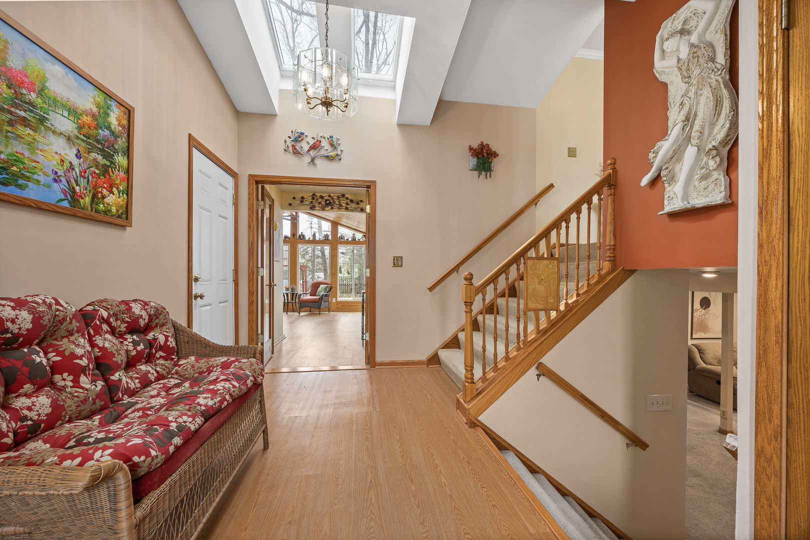 8000 Oakview Lane, Woodridge, IL 60517