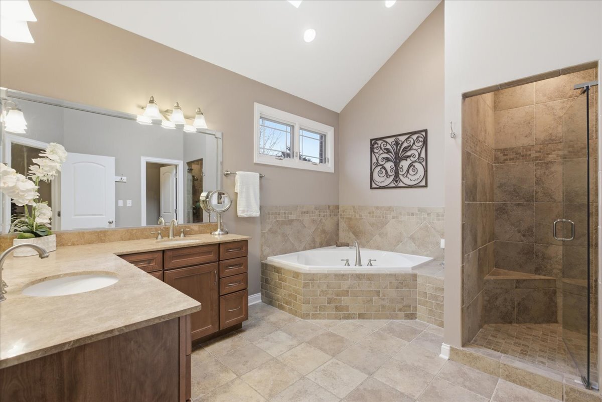 13106 Fox Hill Court, Lemont, IL 60439