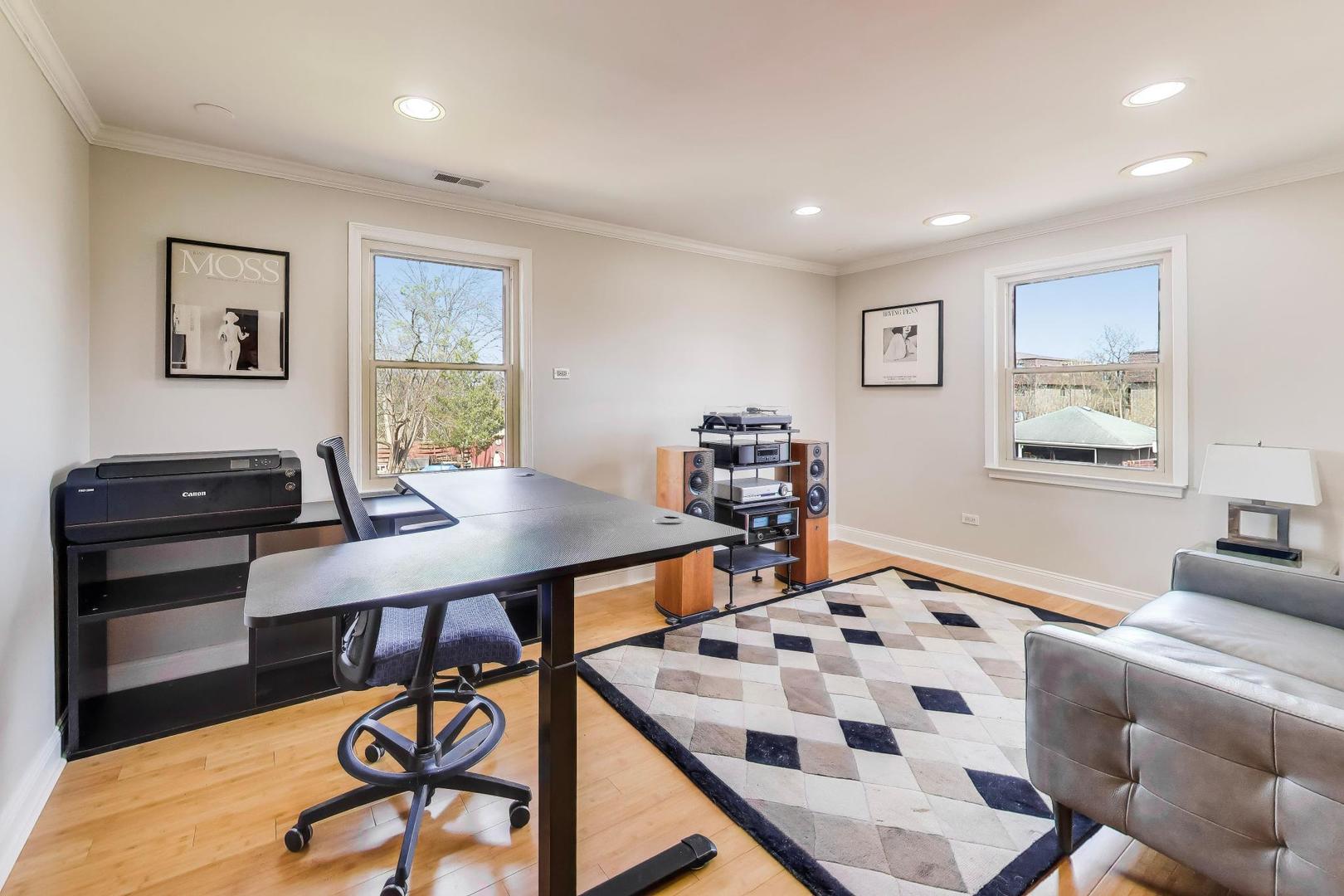 9761 Elm Terrace, Des Plaines, IL 60016