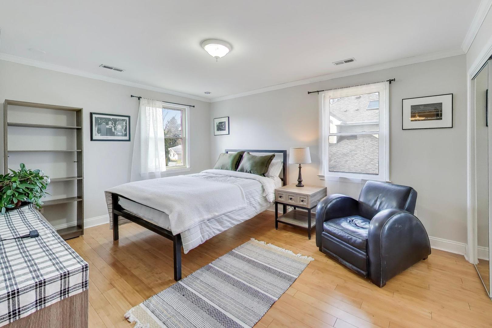 9761 Elm Terrace, Des Plaines, IL 60016