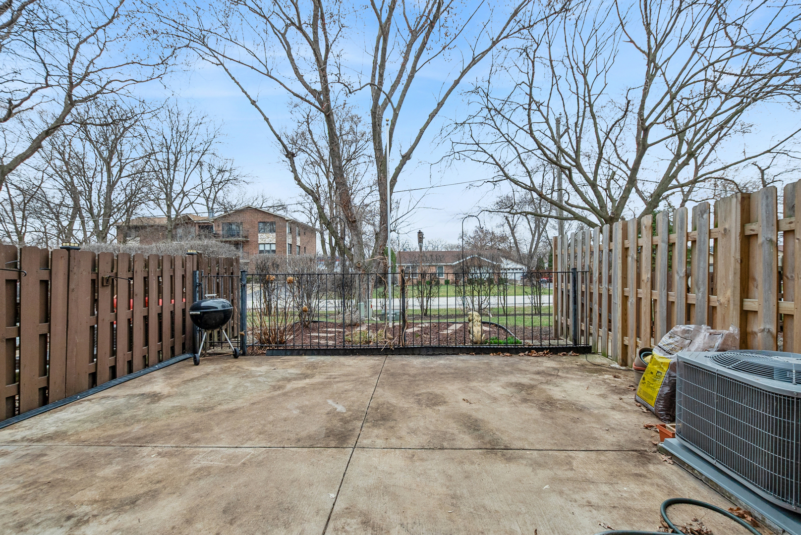 27 Sorrento Drive, Palos Heights, IL 60463