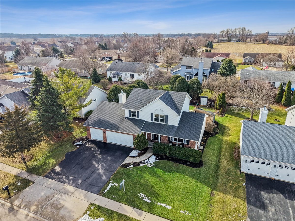 321 Jake Lane, Hampshire, IL 60140