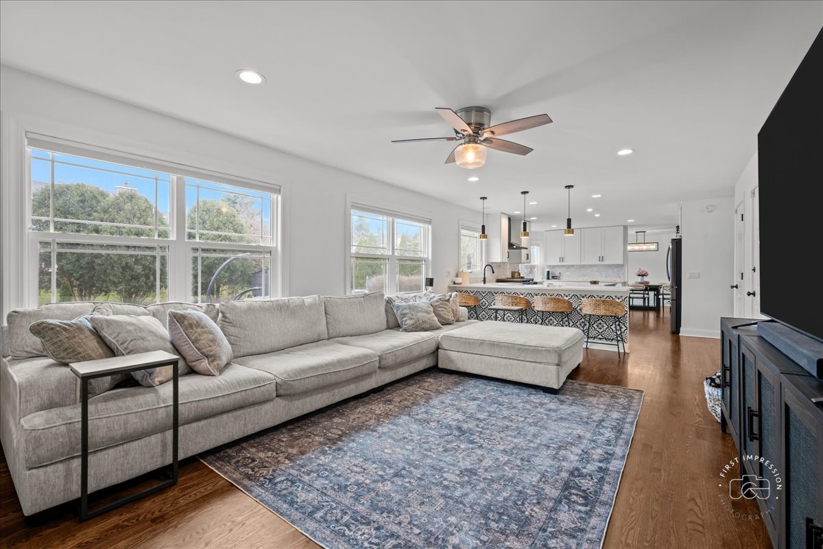 321 Jake Lane, Hampshire, IL 60140