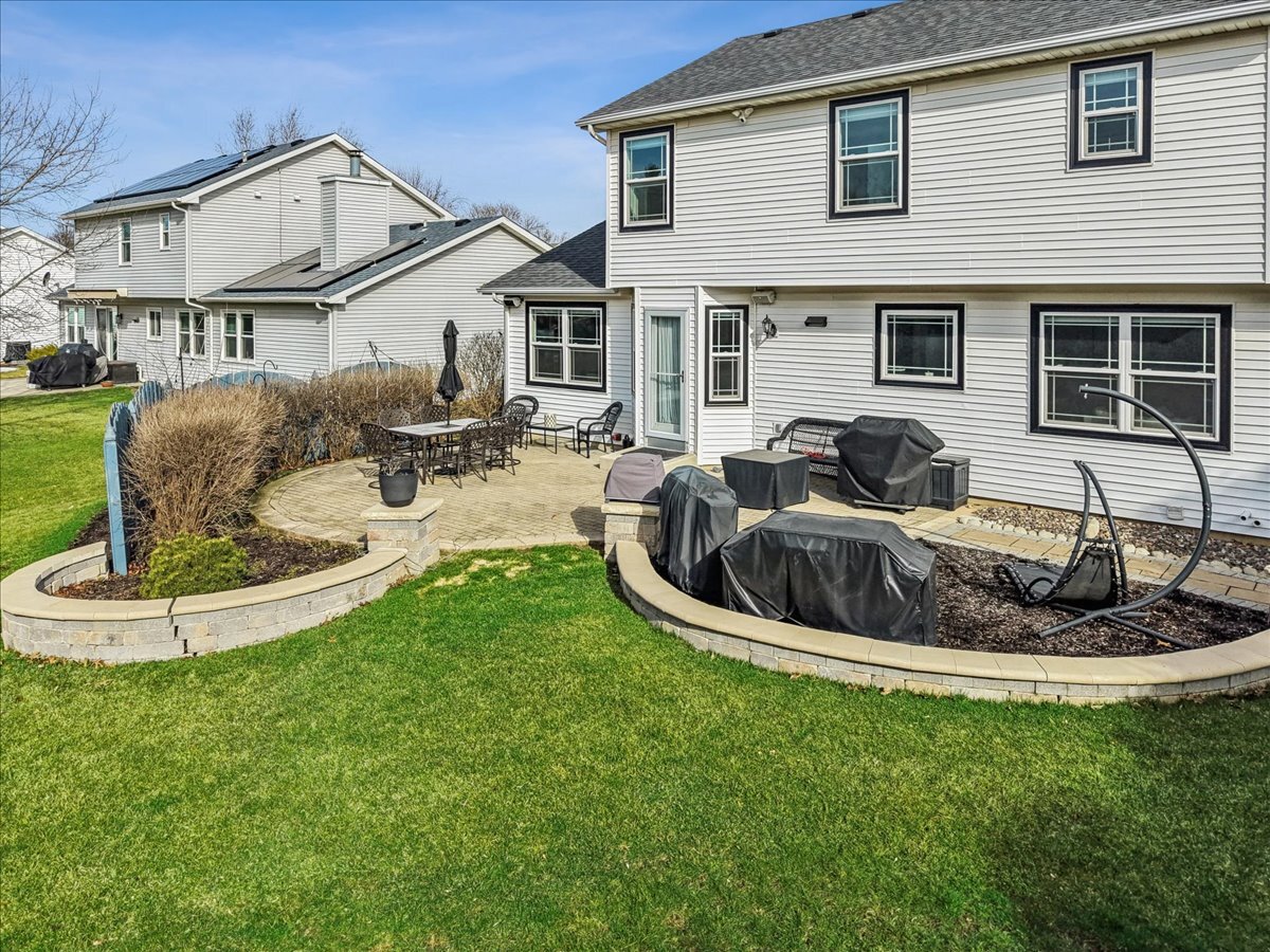 321 Jake Lane, Hampshire, IL 60140