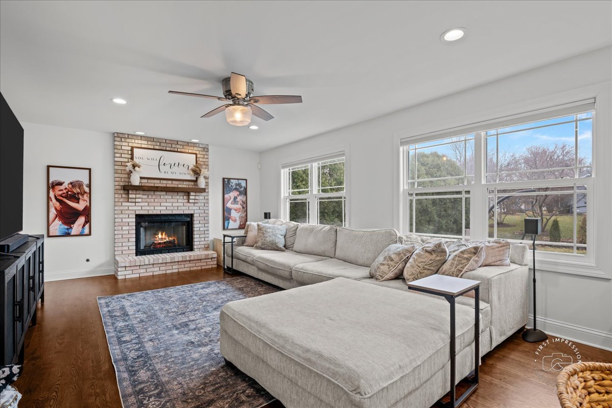 321 Jake Lane, Hampshire, IL 60140