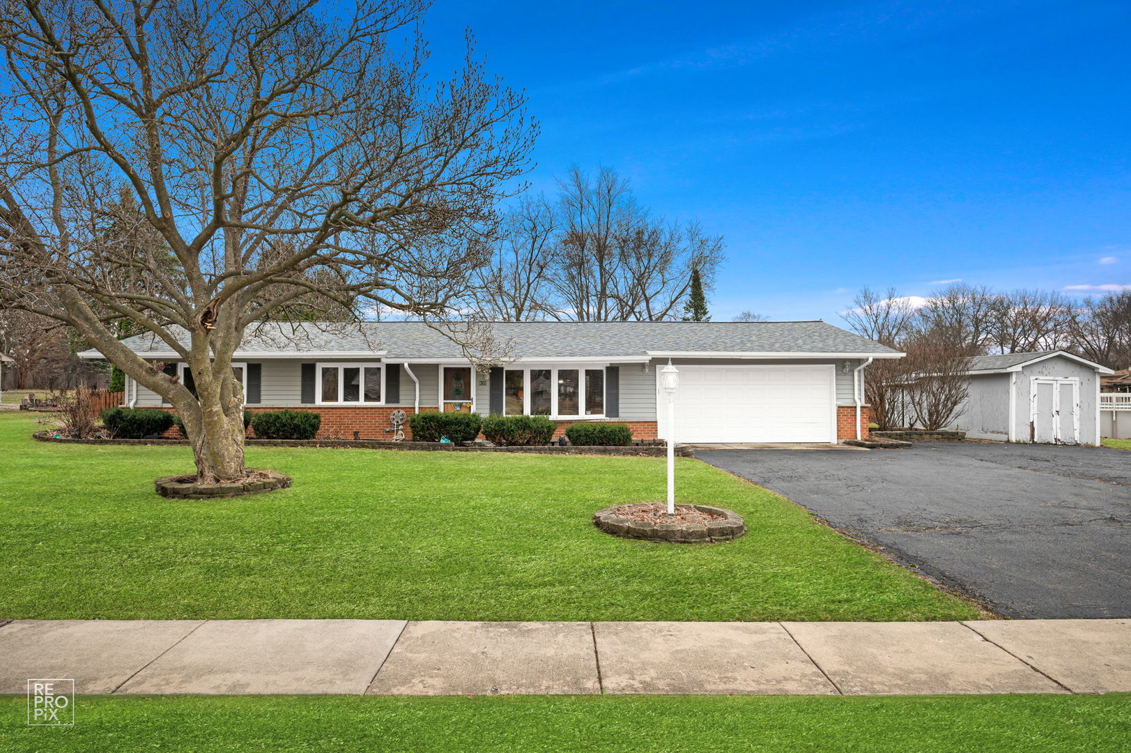 835 Bryn Mawr Avenue, Bartlett, IL 60103