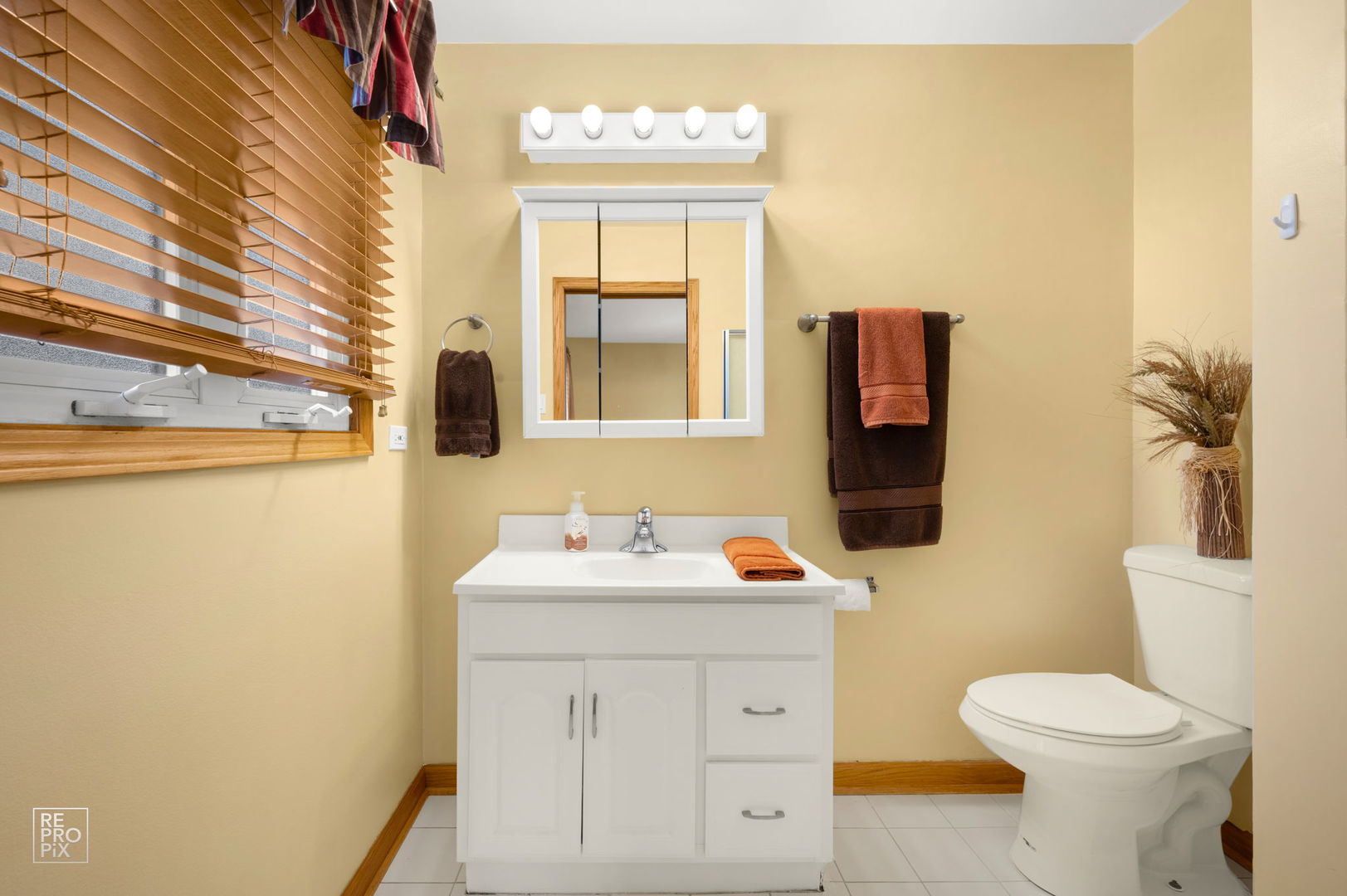 835 Bryn Mawr Avenue, Bartlett, IL 60103