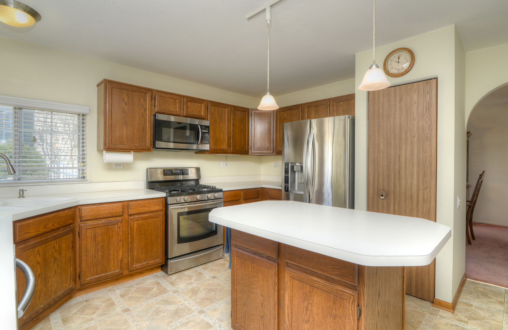 2046 Mission Hills Drive, Elgin, IL 60123