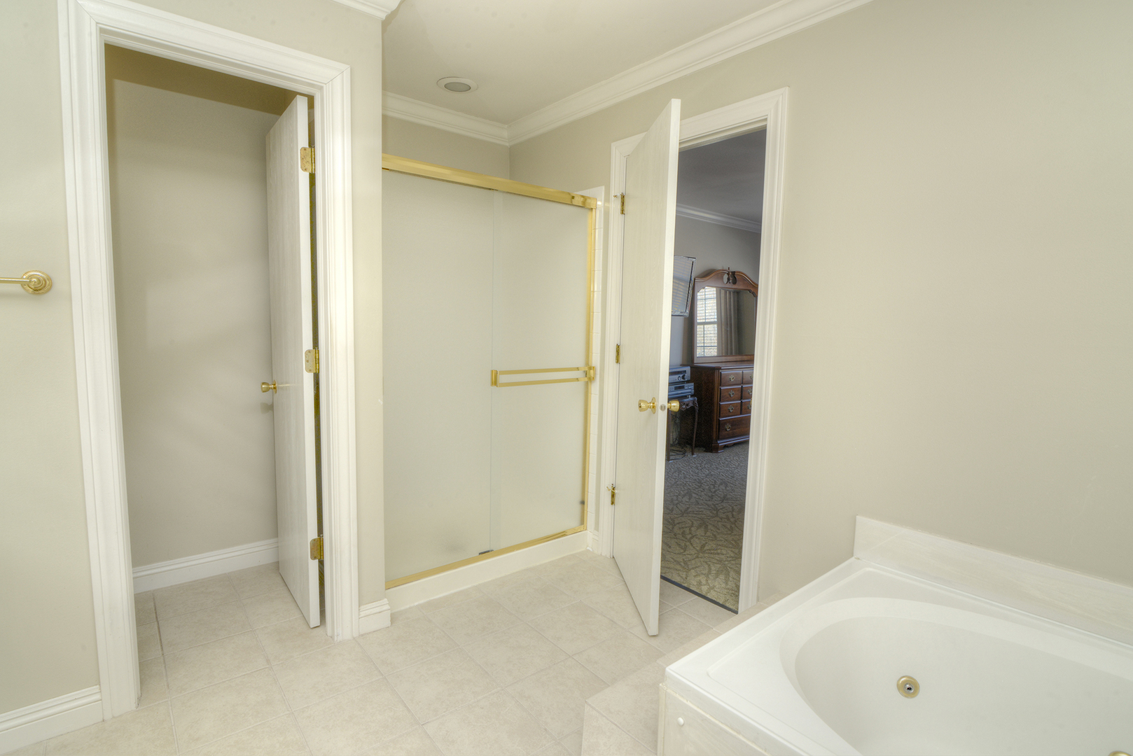 2046 Mission Hills Drive, Elgin, IL 60123