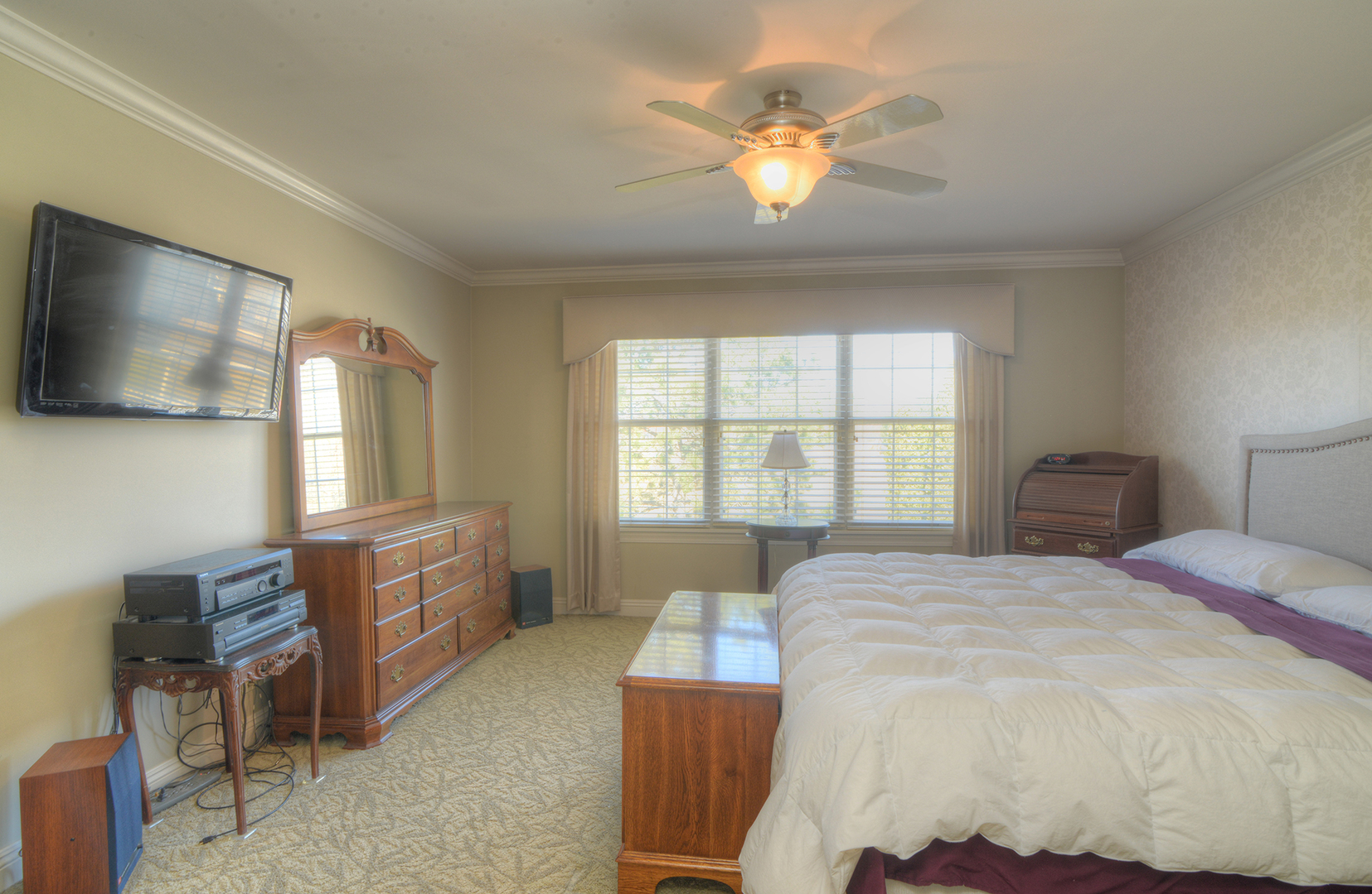 2046 Mission Hills Drive, Elgin, IL 60123