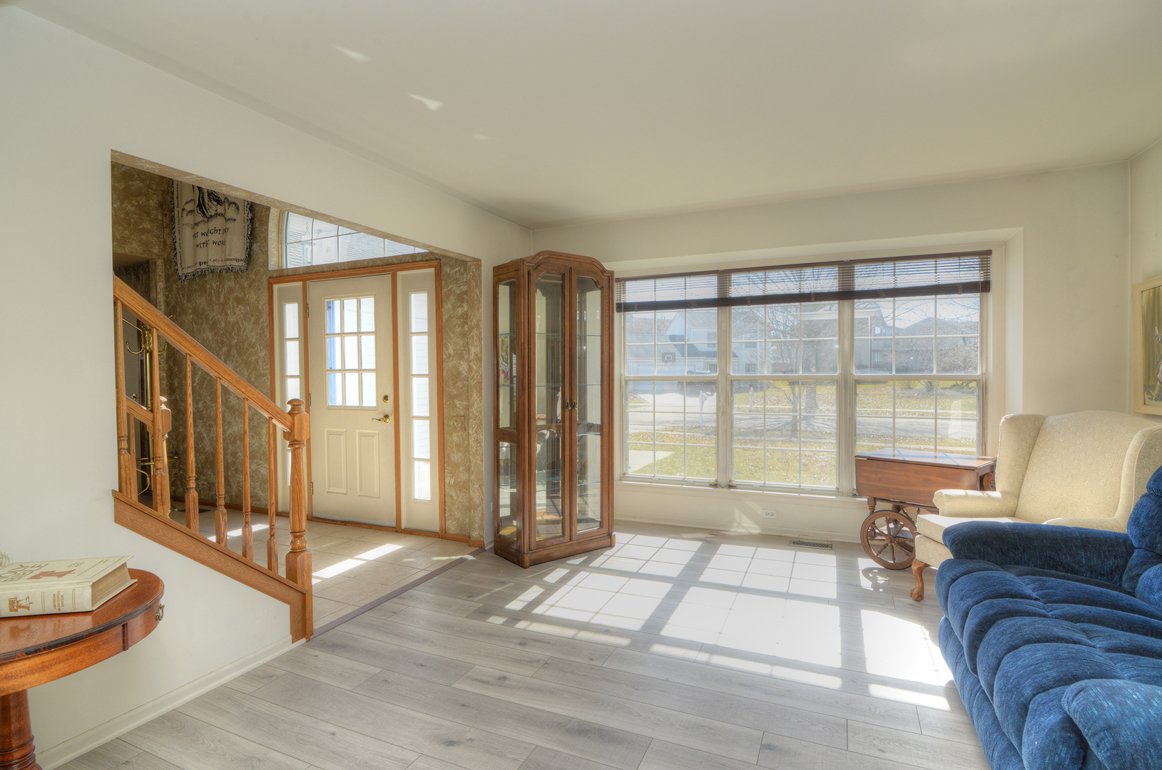 2046 Mission Hills Drive, Elgin, IL 60123