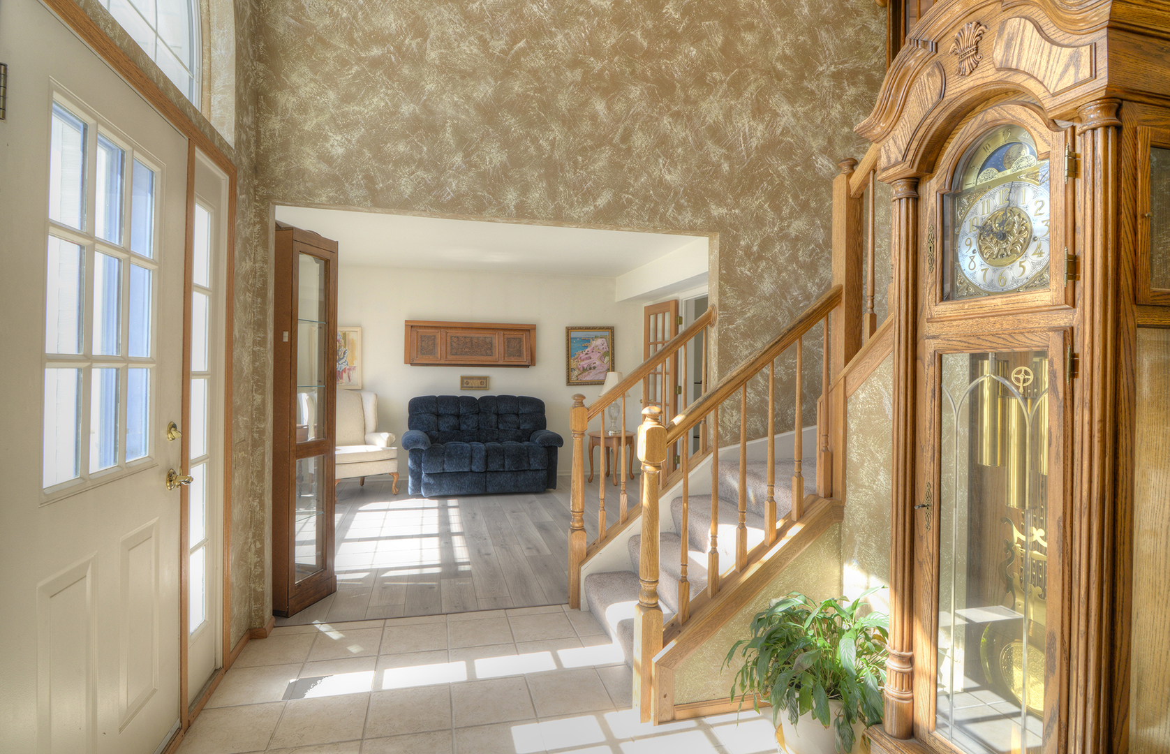 2046 Mission Hills Drive, Elgin, IL 60123