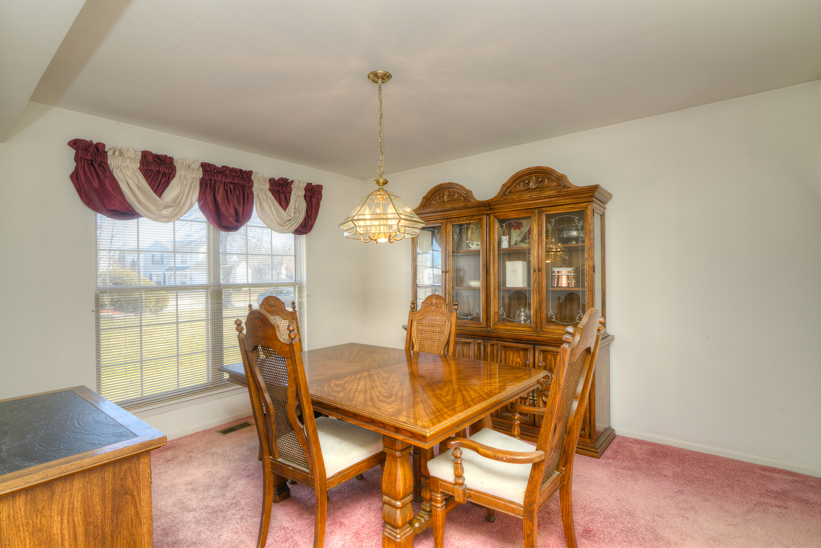 2046 Mission Hills Drive, Elgin, IL 60123