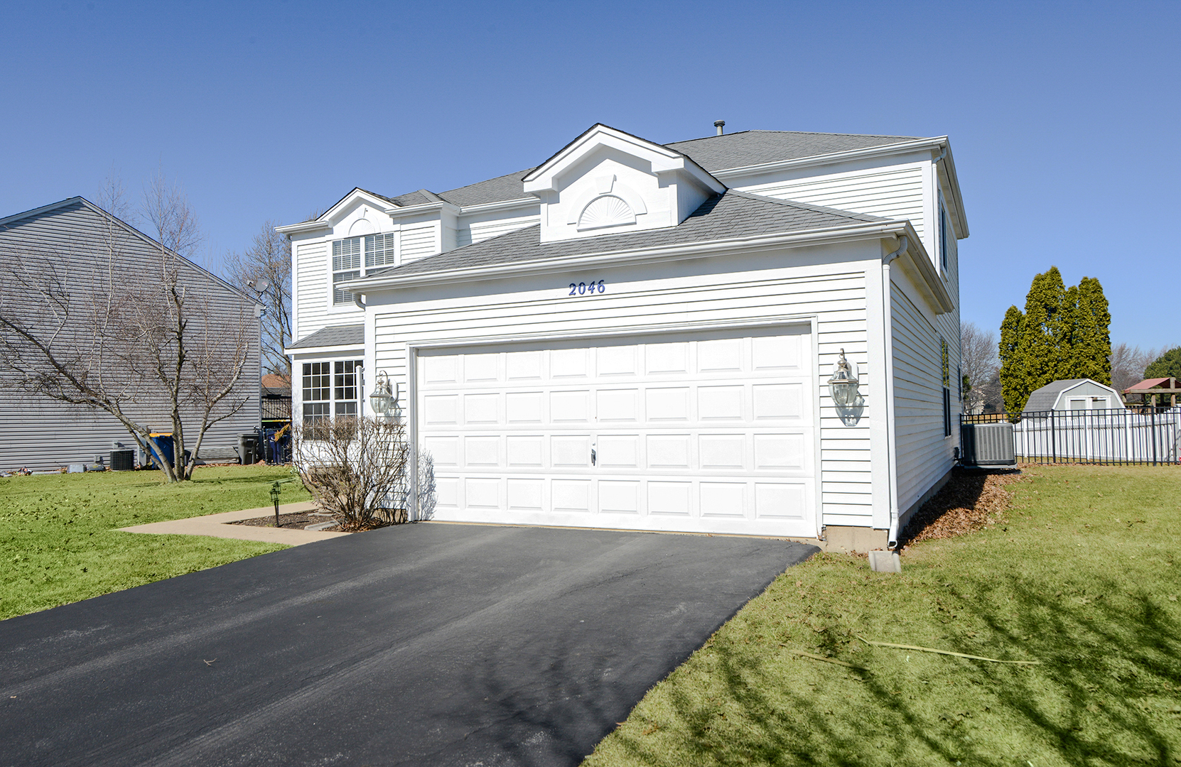 2046 Mission Hills Drive, Elgin, IL 60123