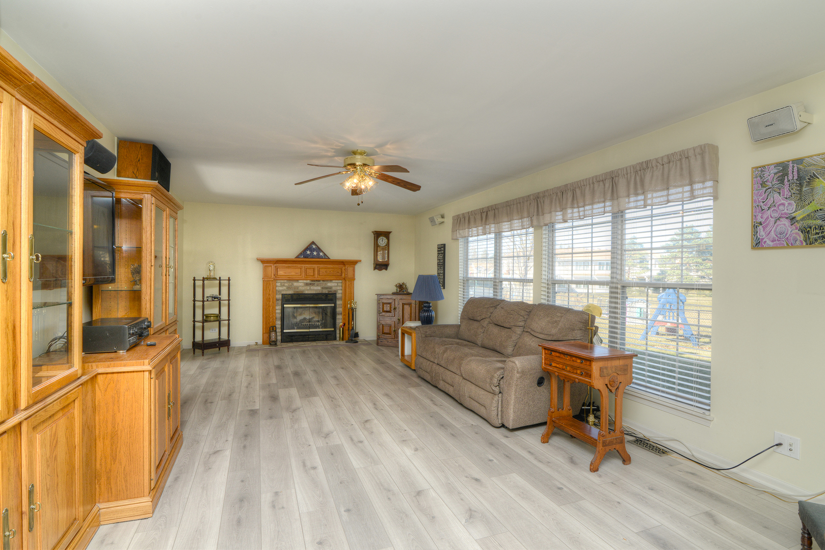 2046 Mission Hills Drive, Elgin, IL 60123