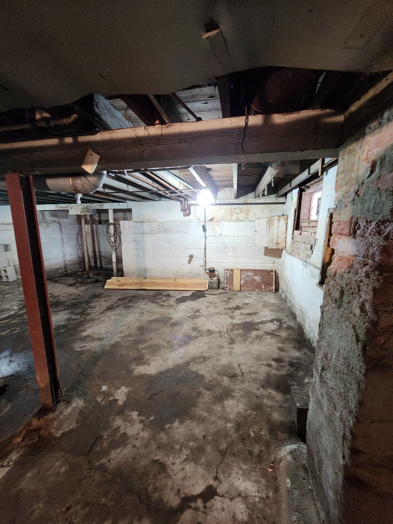 8506 S Euclid Avenue, Chicago, IL 60617