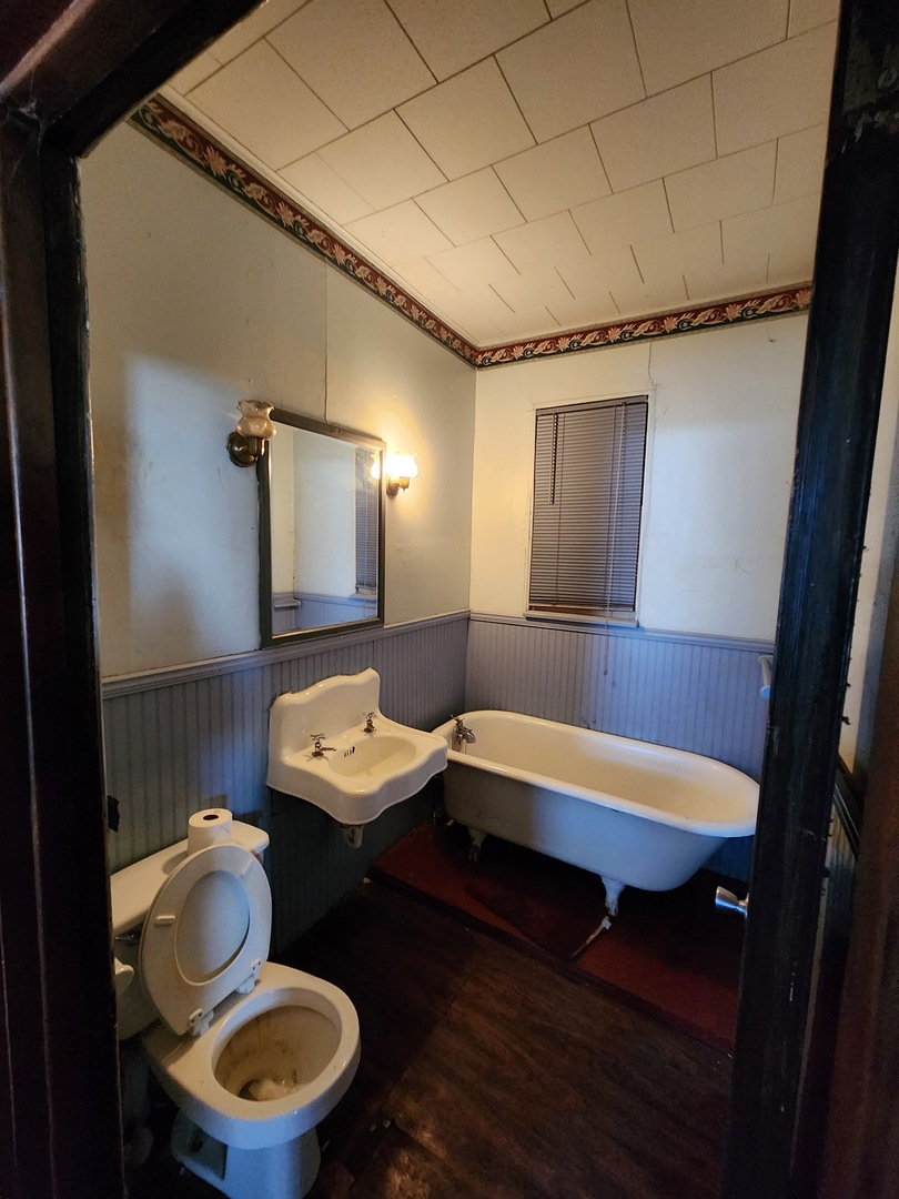 8506 S Euclid Avenue, Chicago, IL 60617