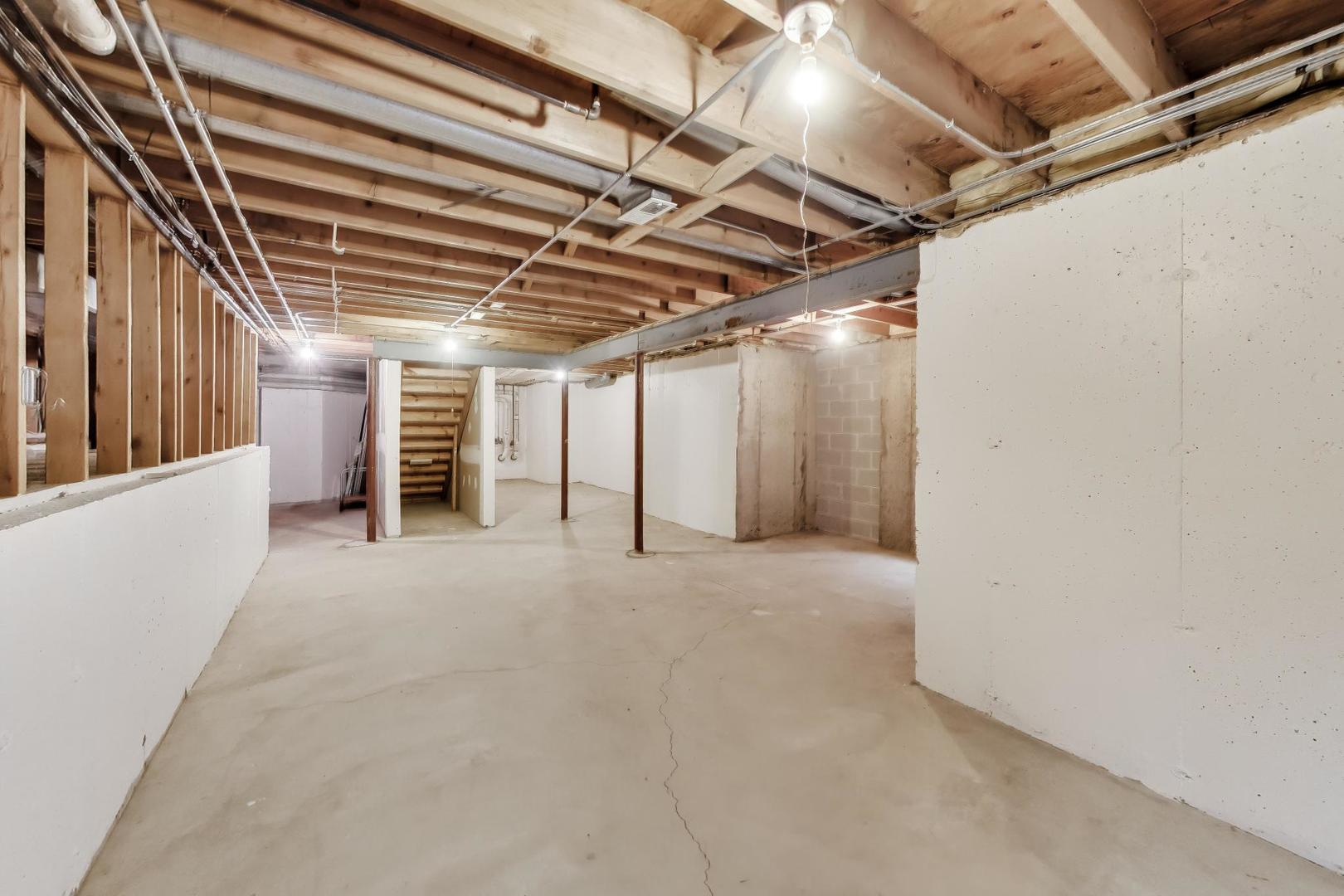 220 University Drive #220, Mount Prospect, IL 60056