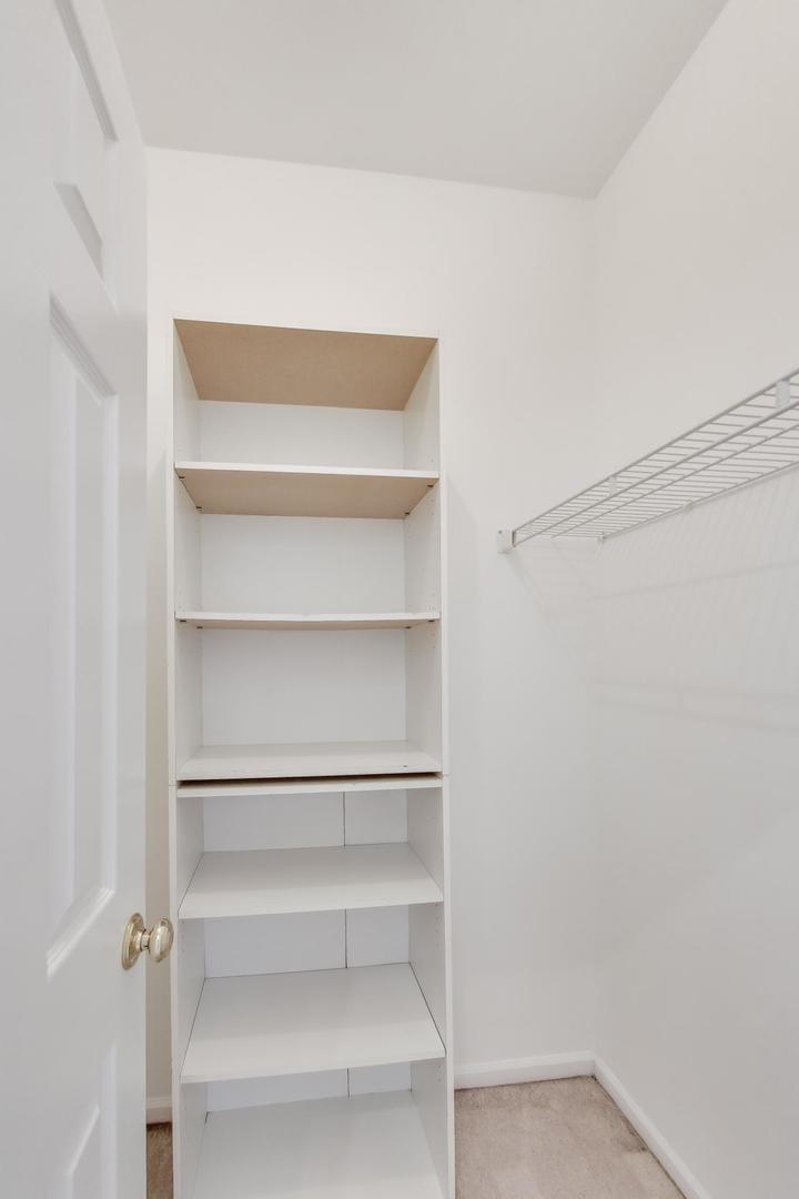 220 University Drive #220, Mount Prospect, IL 60056