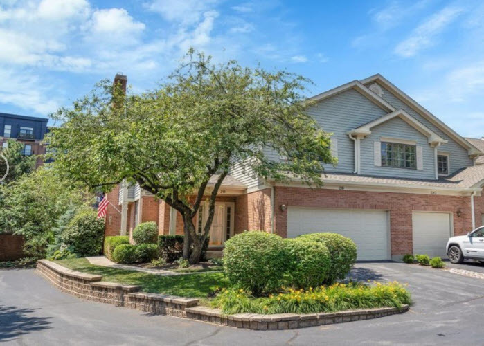 220 University Drive #220, Mount Prospect, IL 60056