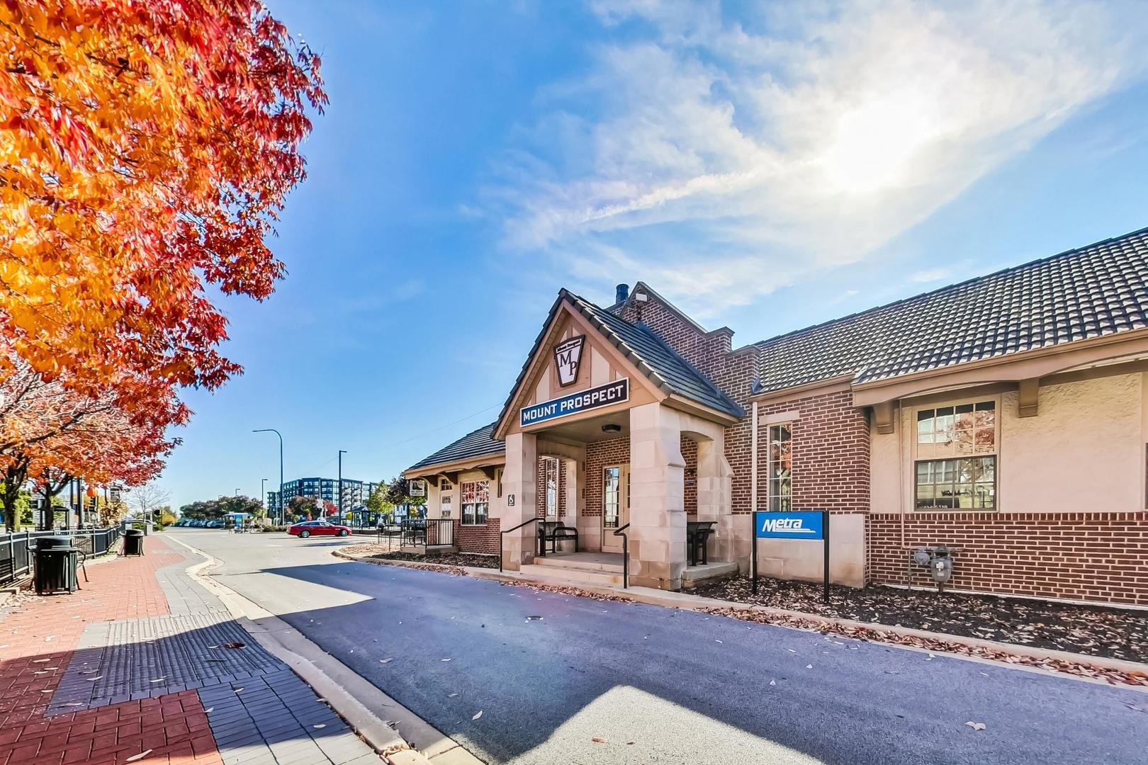 220 University Drive #220, Mount Prospect, IL 60056