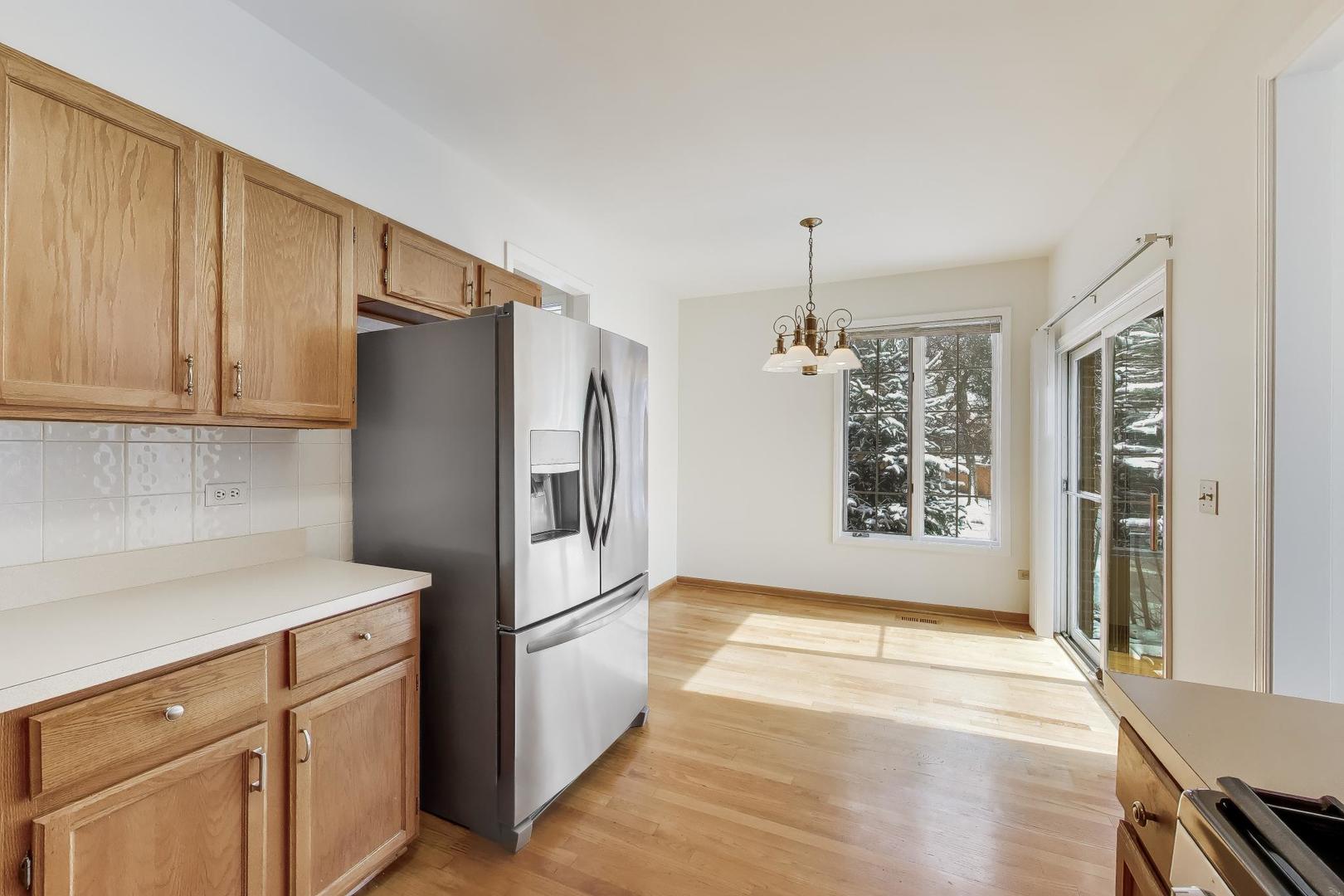 220 University Drive #220, Mount Prospect, IL 60056