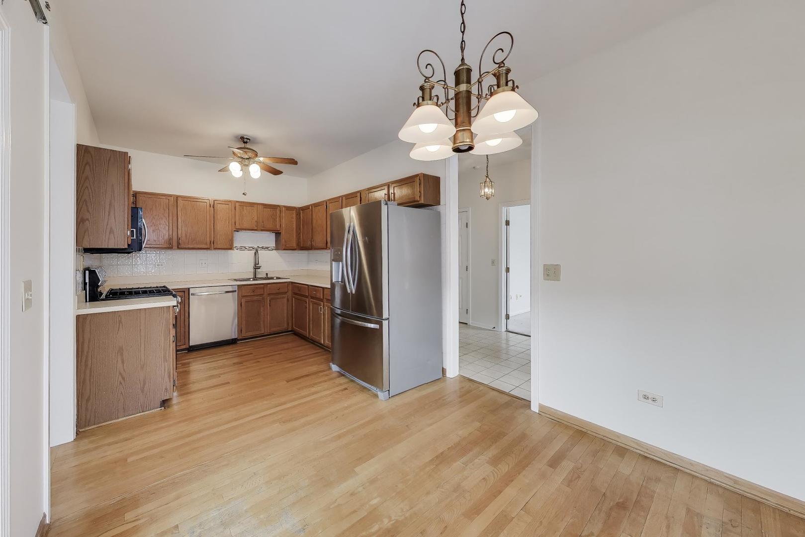 220 University Drive #220, Mount Prospect, IL 60056