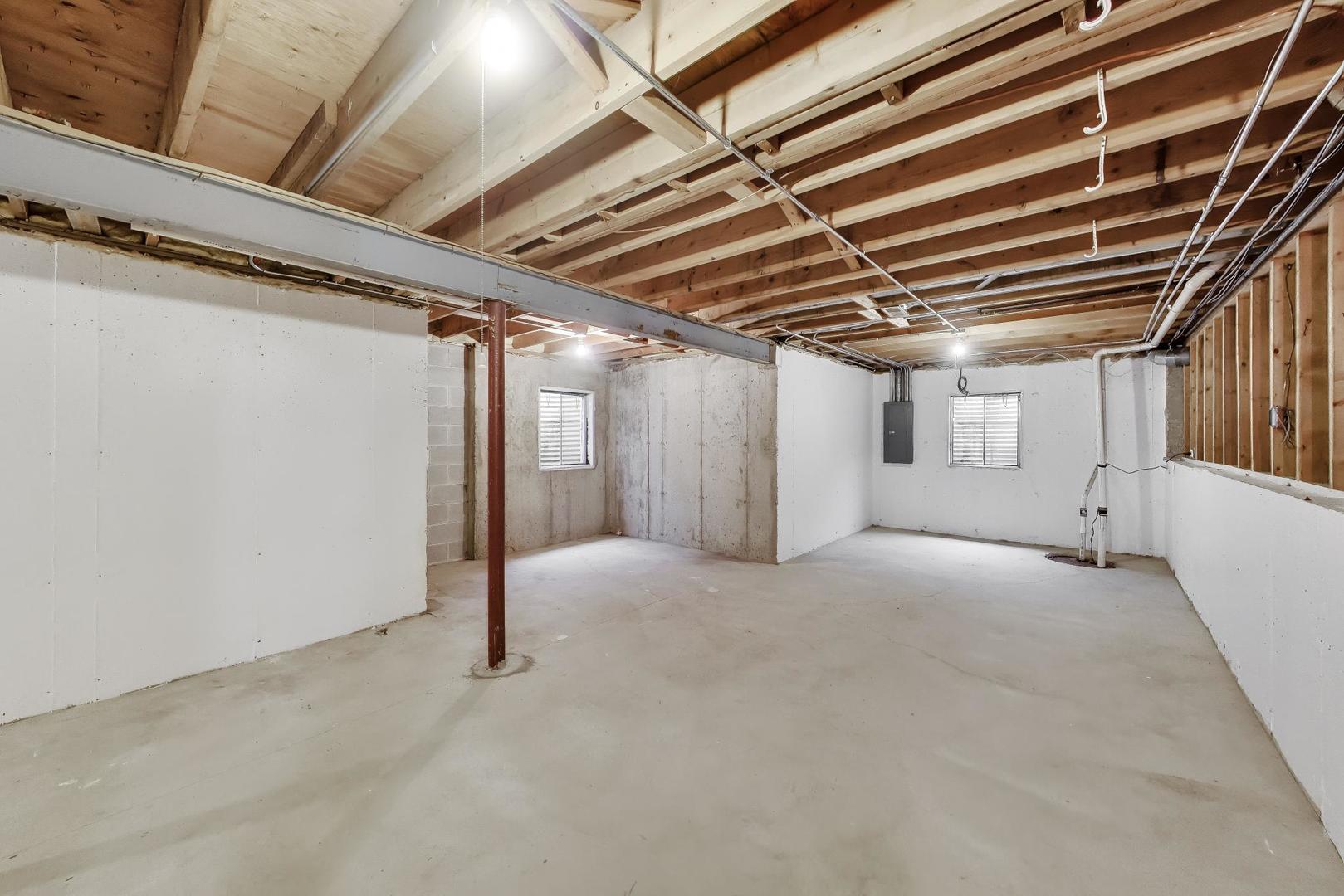 220 University Drive #220, Mount Prospect, IL 60056