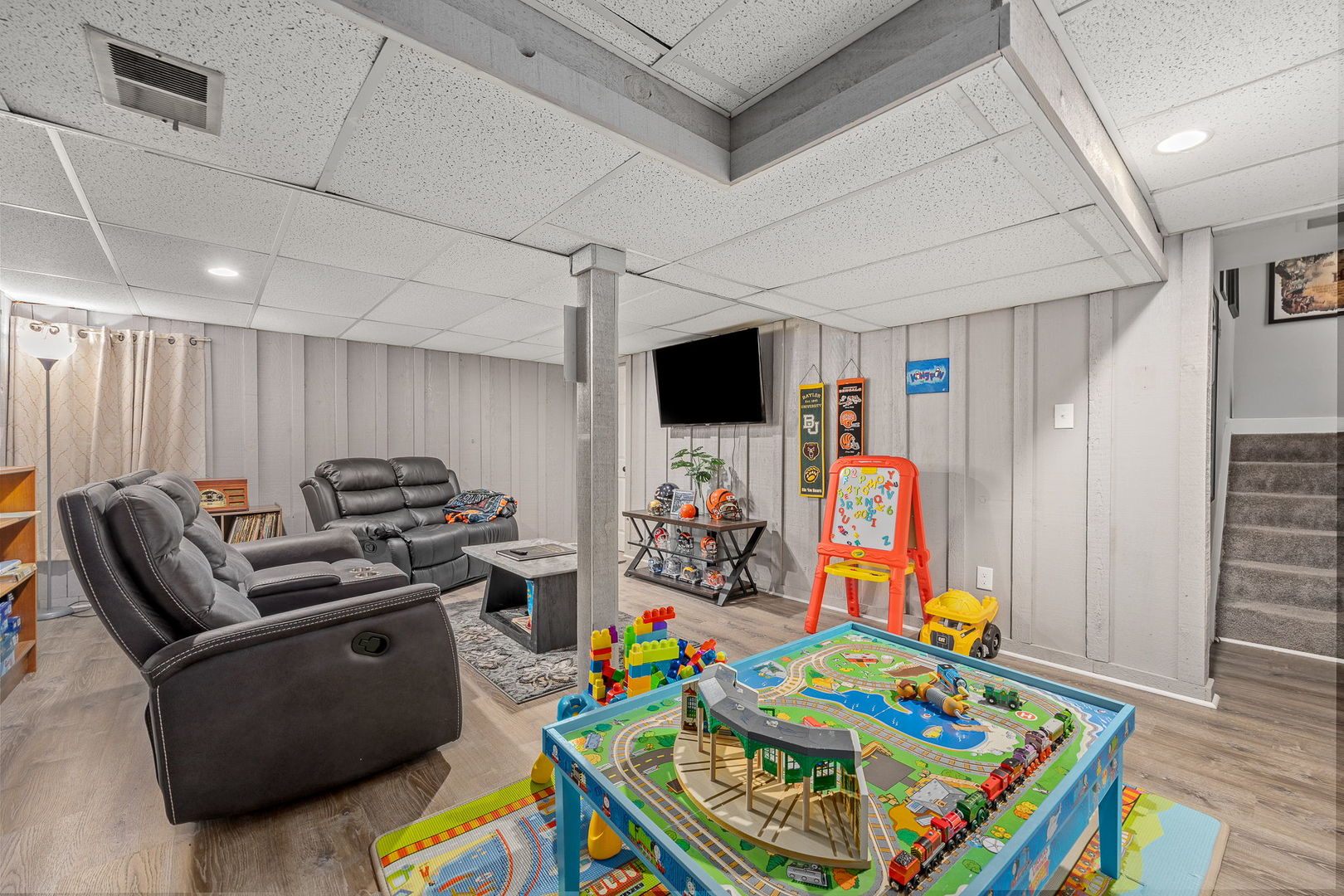 42W470 Red Bud Court, St. Charles, IL 60175