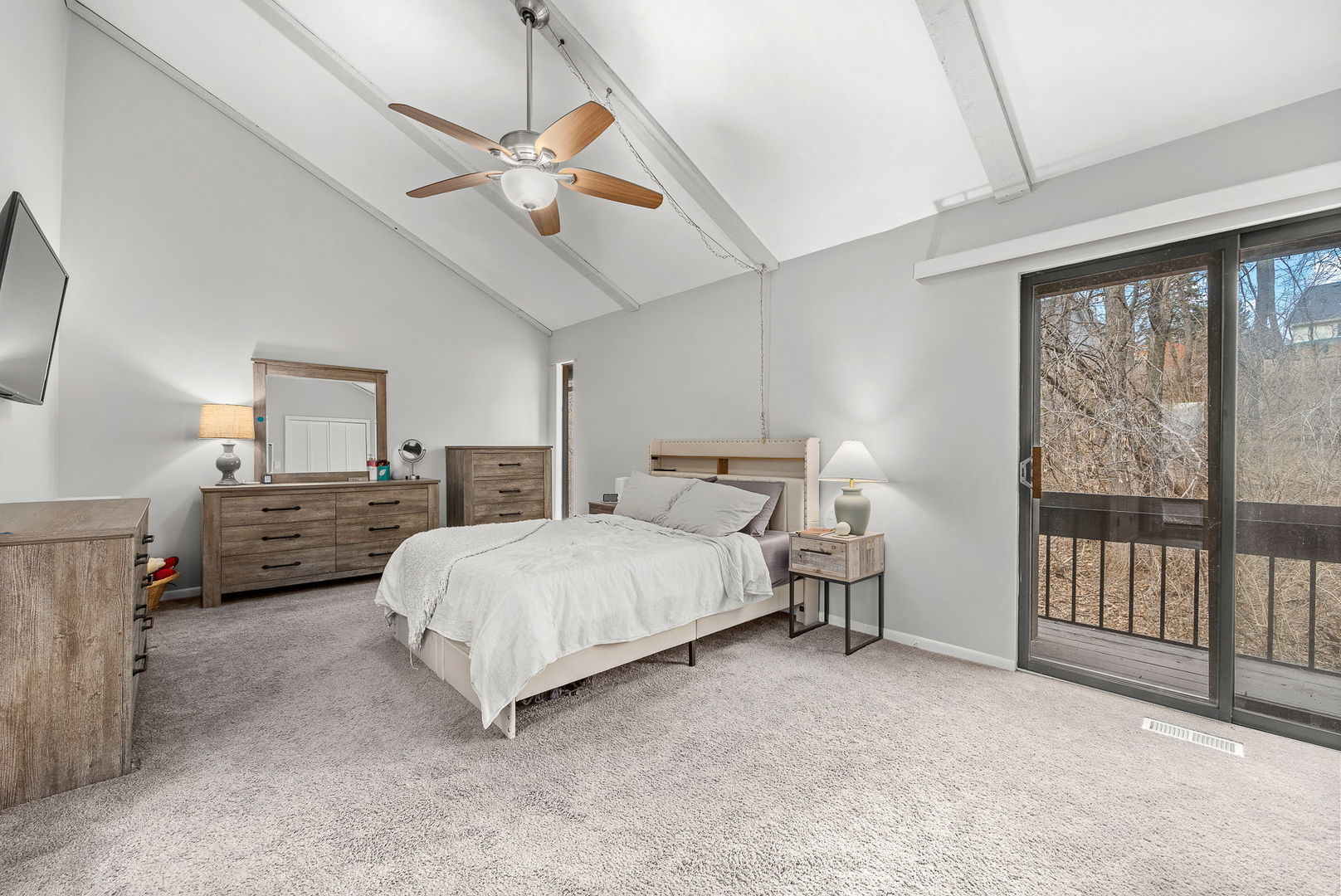 42W470 Red Bud Court, St. Charles, IL 60175