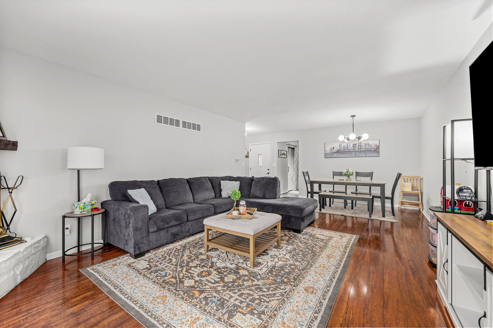 42W470 Red Bud Court, St. Charles, IL 60175