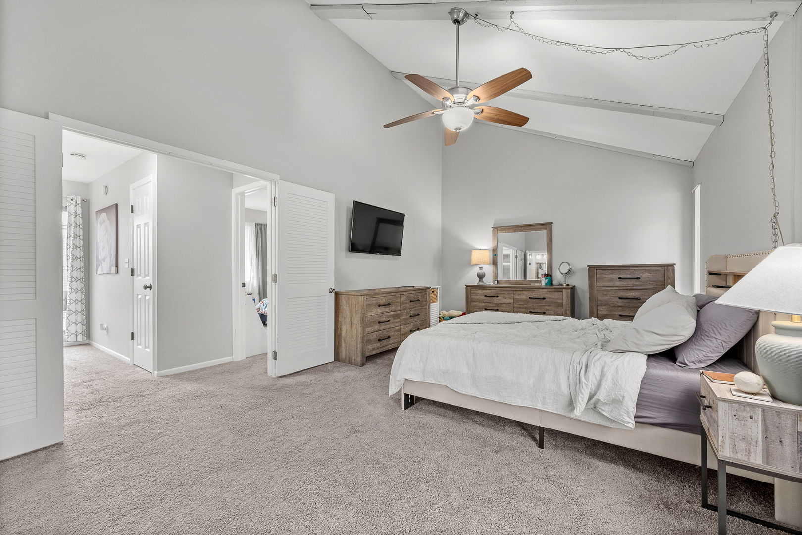 42W470 Red Bud Court, St. Charles, IL 60175