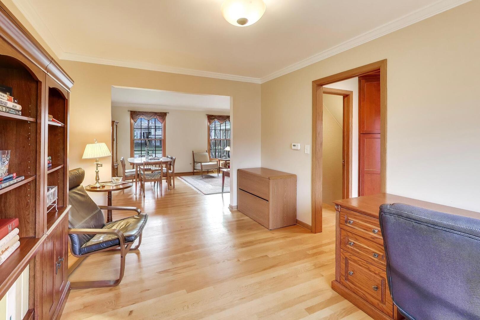 1606 N Pine Avenue, Arlington Heights, IL 60004