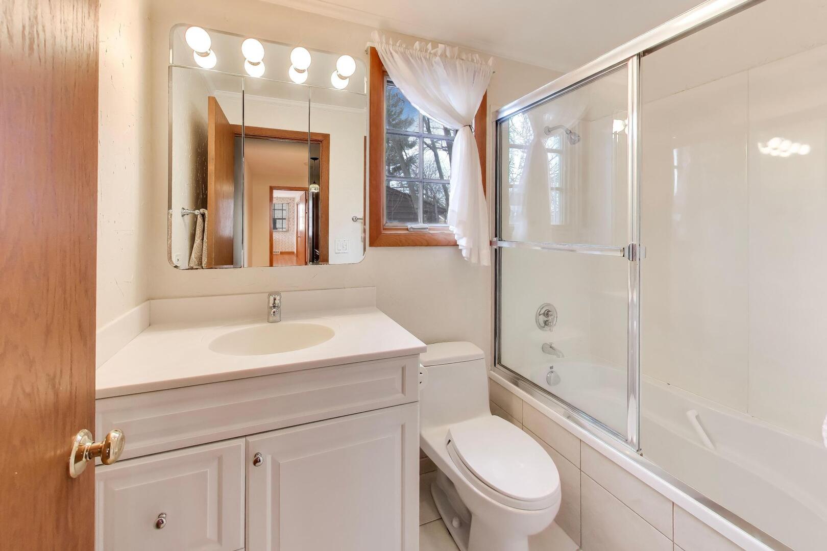 1606 N Pine Avenue, Arlington Heights, IL 60004