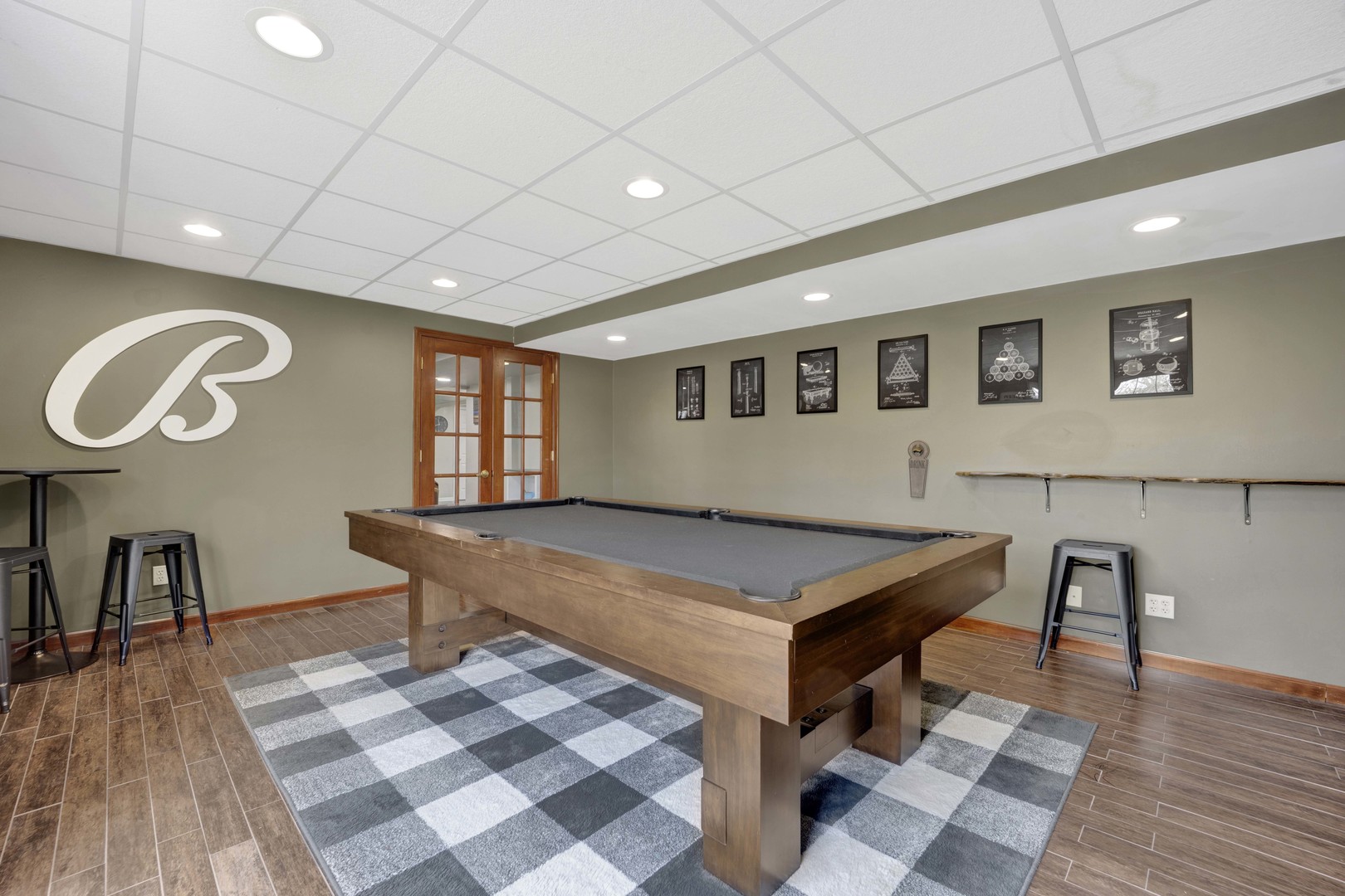 81 Parkside Court, North Aurora, IL 60542