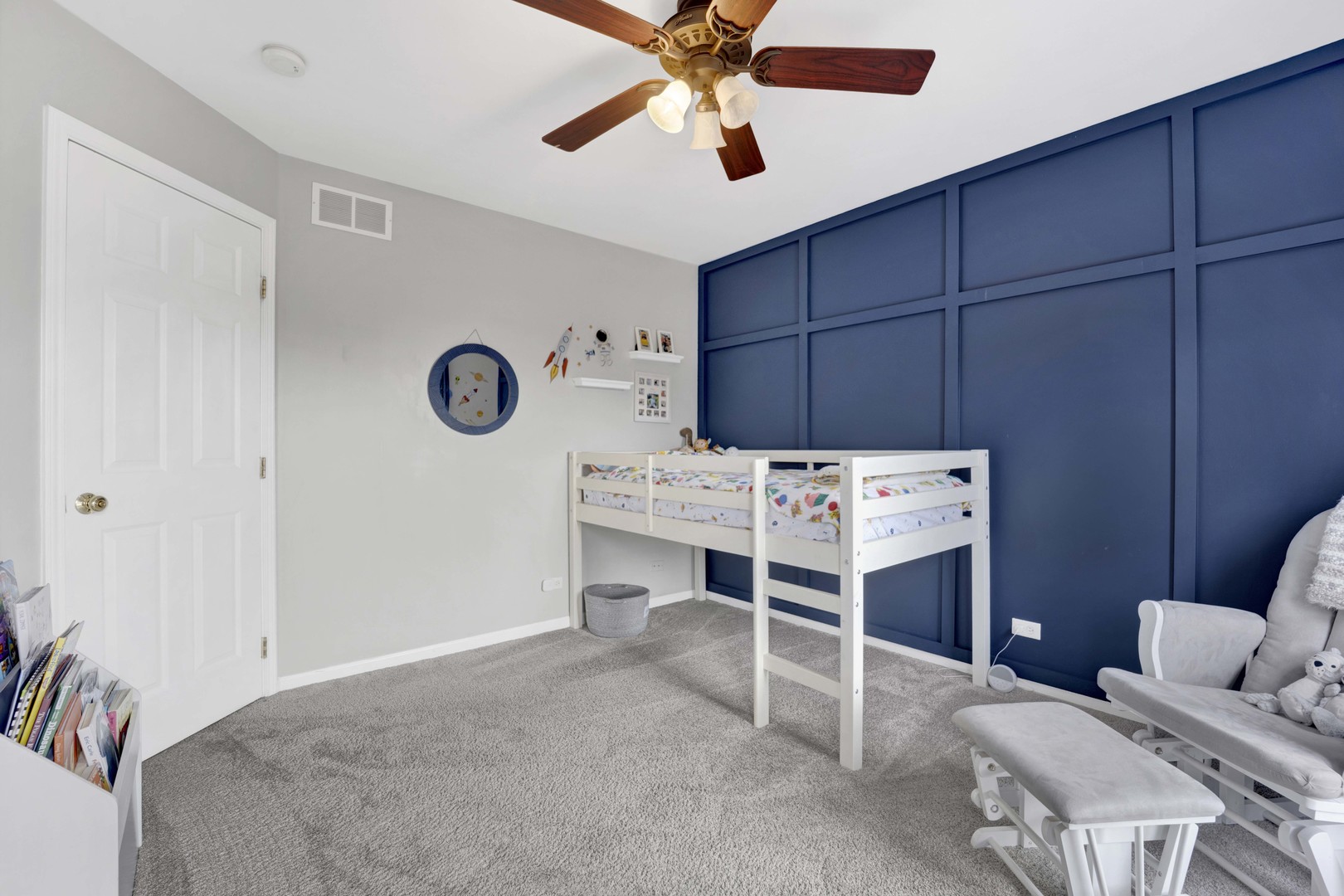 81 Parkside Court, North Aurora, IL 60542