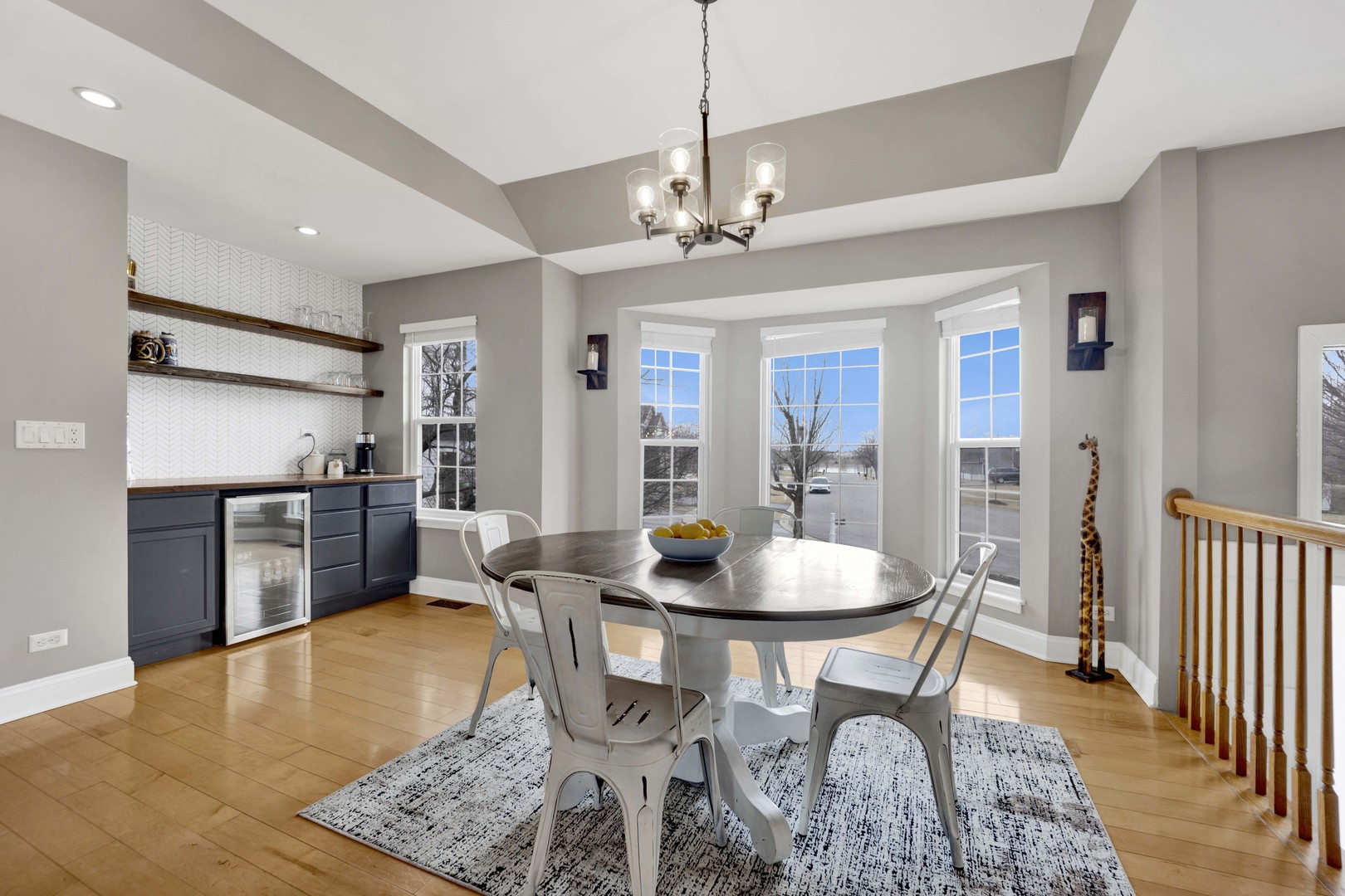 81 Parkside Court, North Aurora, IL 60542