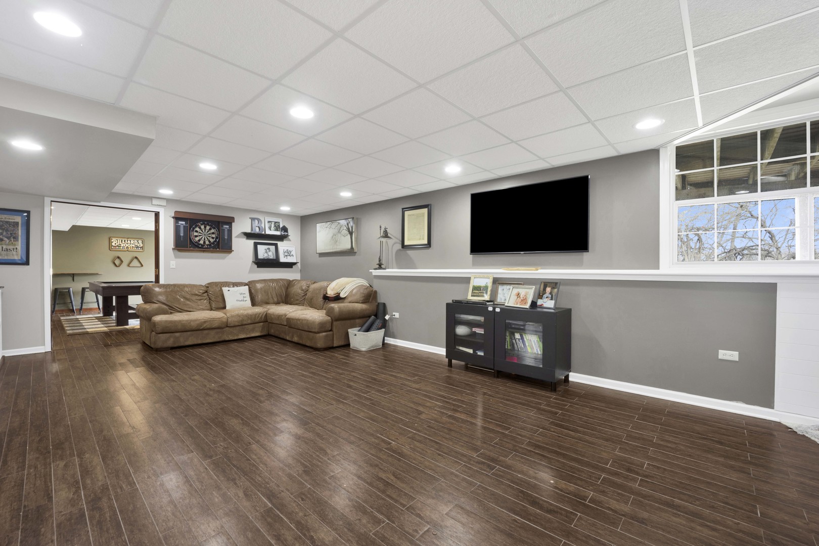 81 Parkside Court, North Aurora, IL 60542