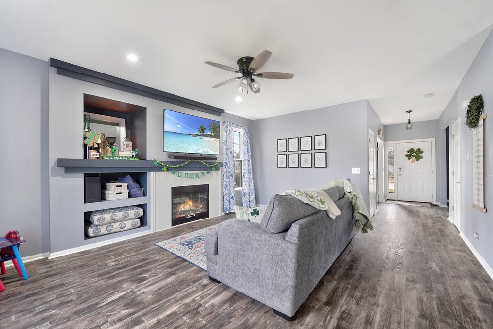 2322 Pagosa Springs Drive, Aurora, IL 60503