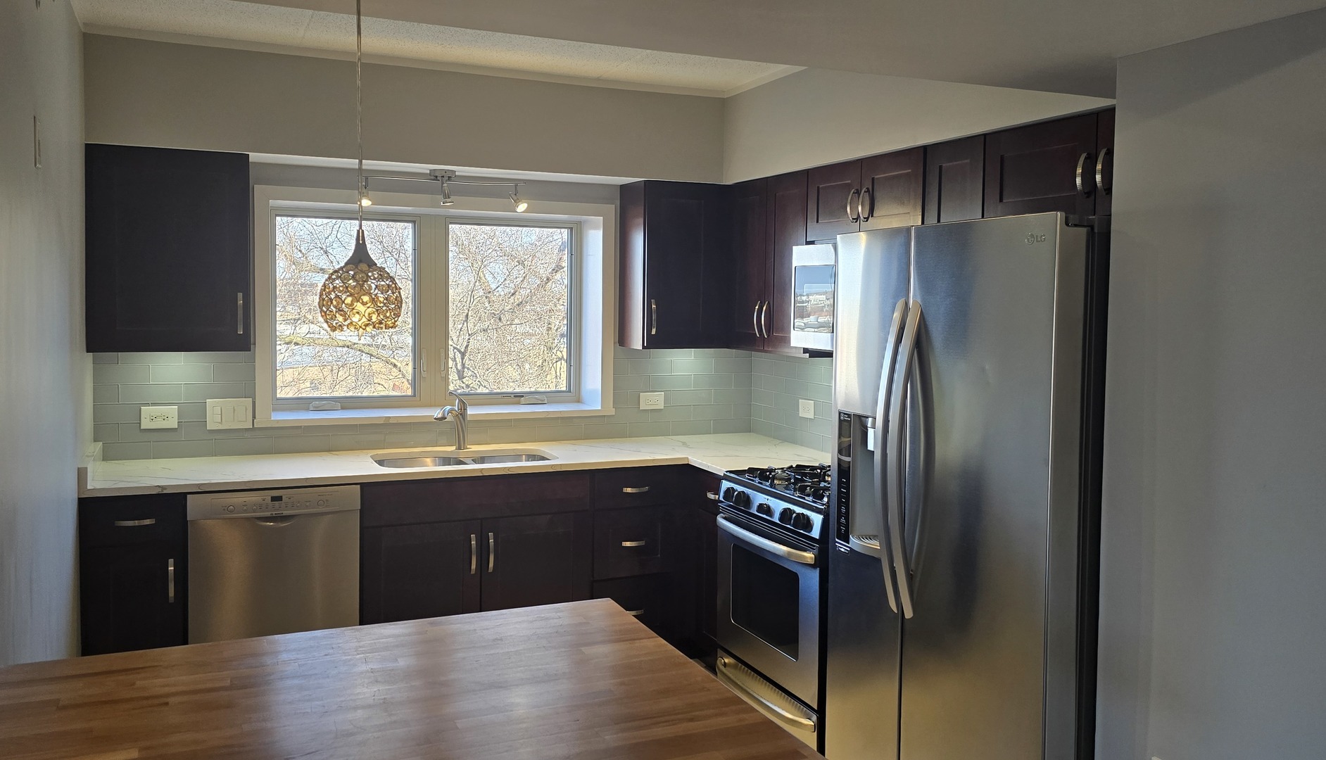 635 Perrie Drive #306, Elk Grove Village, IL 60007