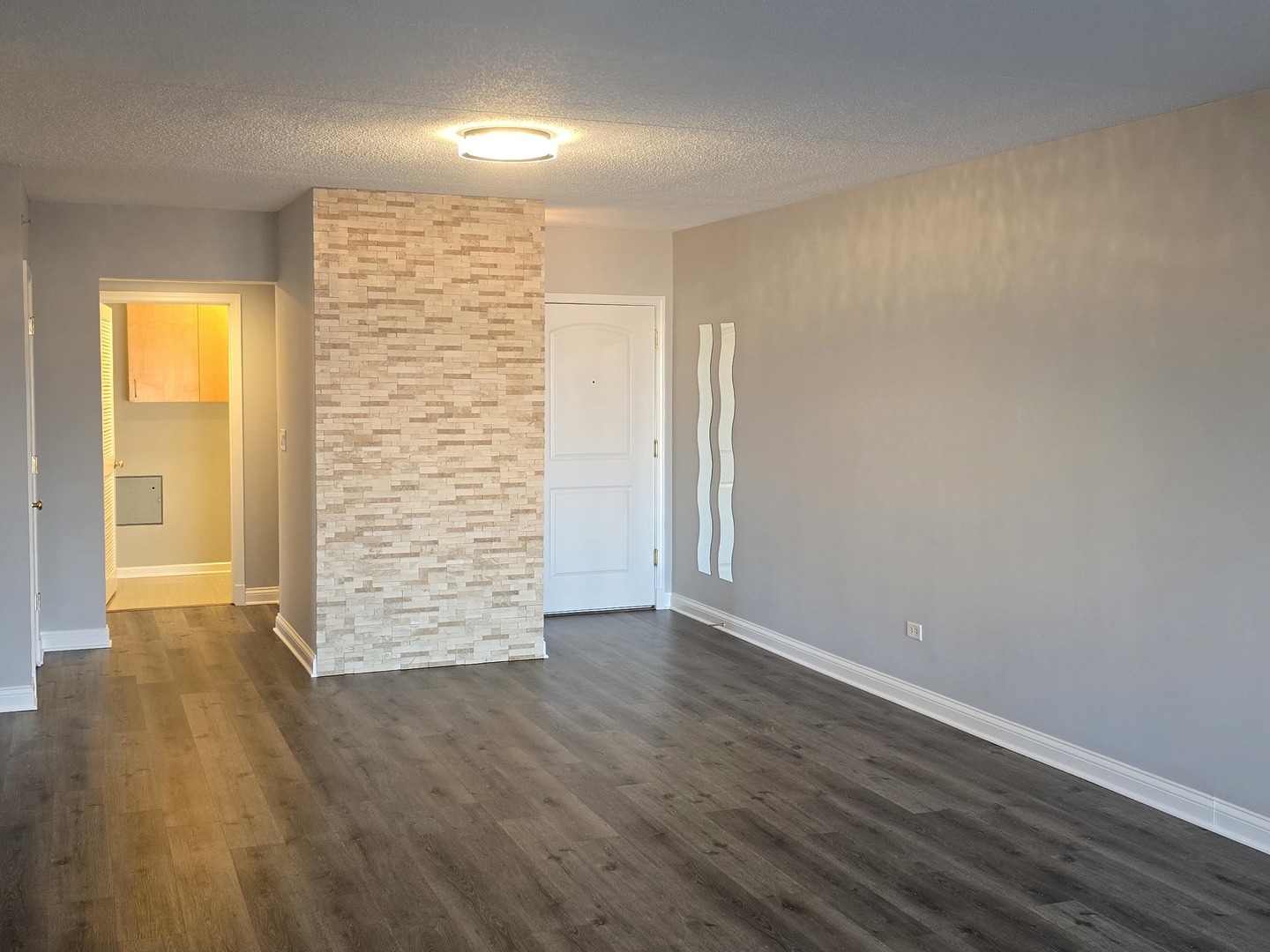 635 Perrie Drive #306, Elk Grove Village, IL 60007