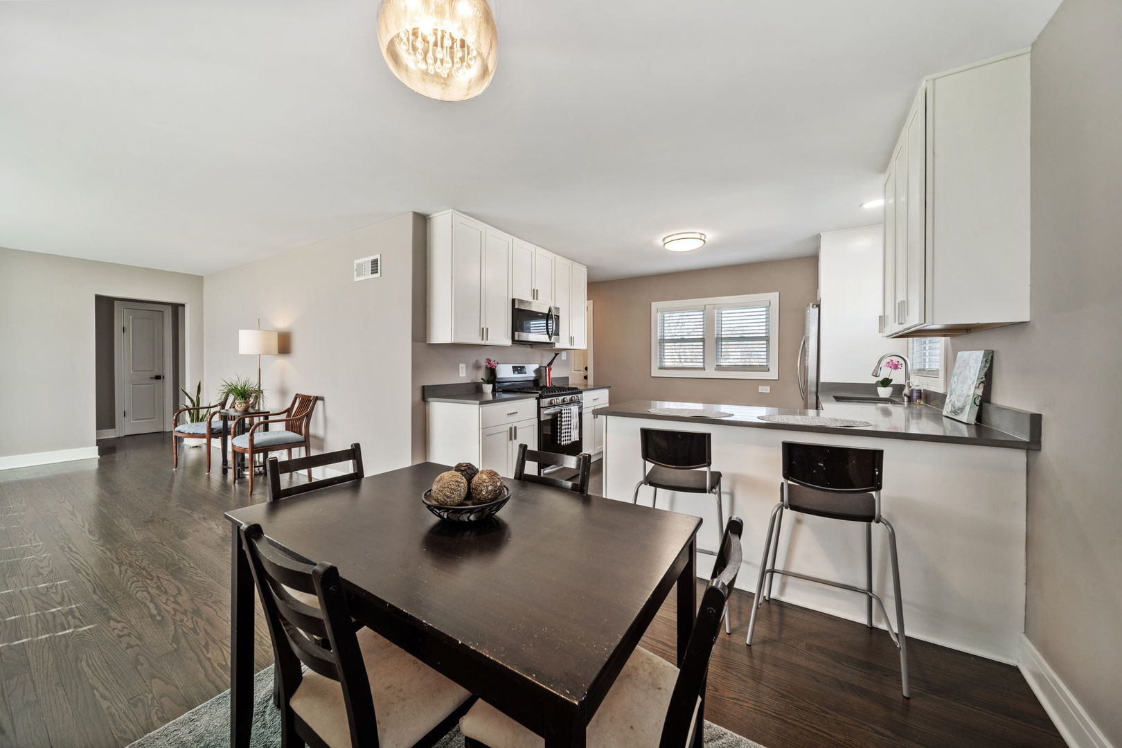 1S336 Buttercup Lane, Villa Park, IL 60181