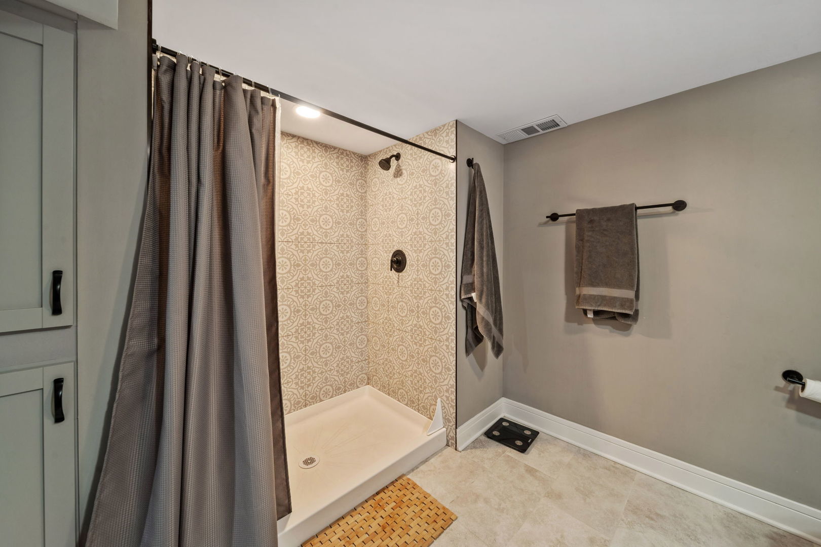 1S336 Buttercup Lane, Villa Park, IL 60181