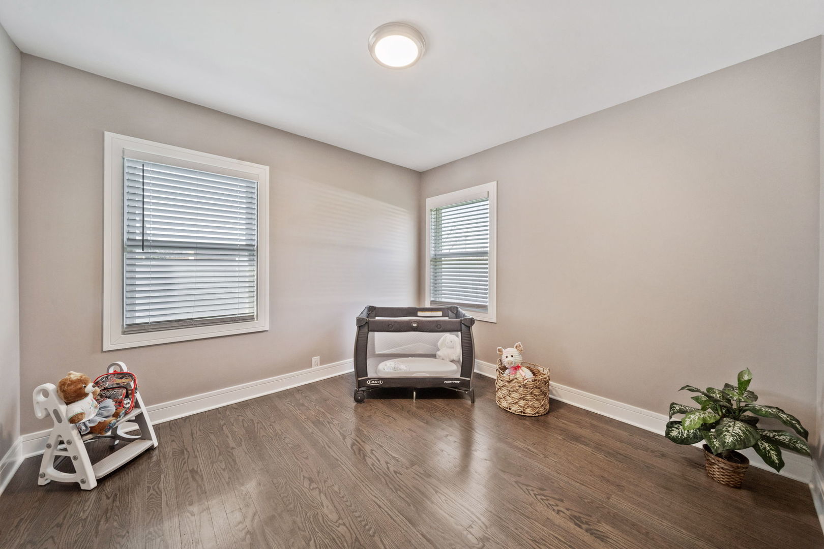 1S336 Buttercup Lane, Villa Park, IL 60181