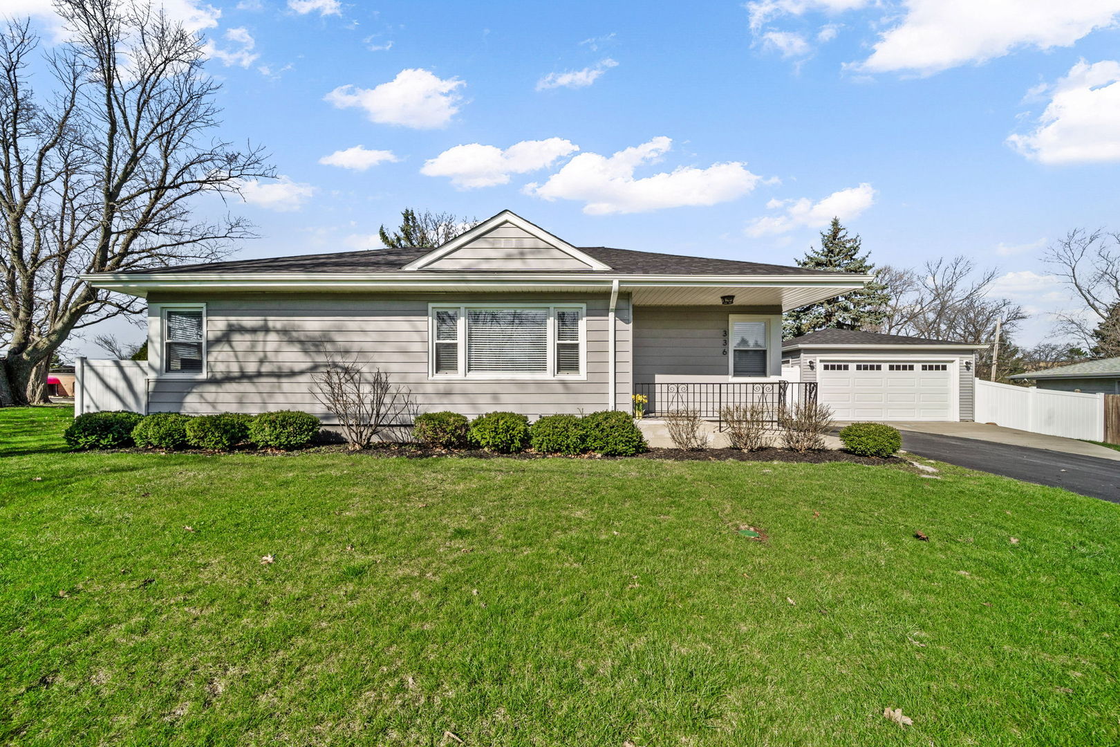 1S336 Buttercup Lane, Villa Park, IL 60181