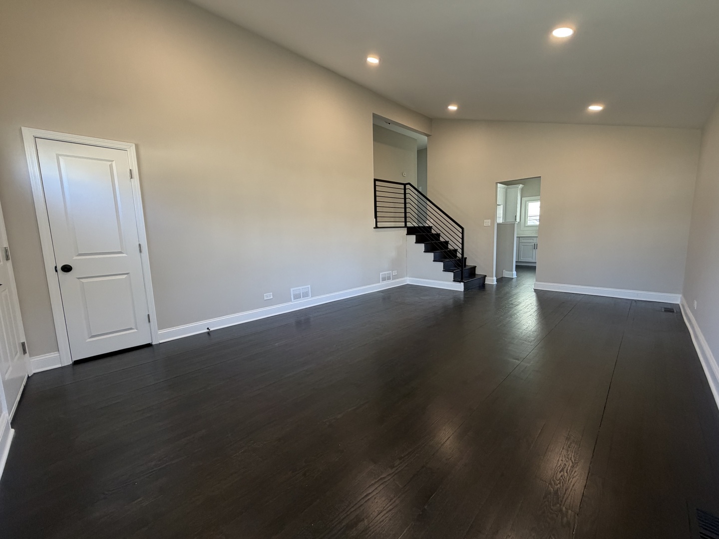 665 Easy Street, Glendale Heights, IL 60139