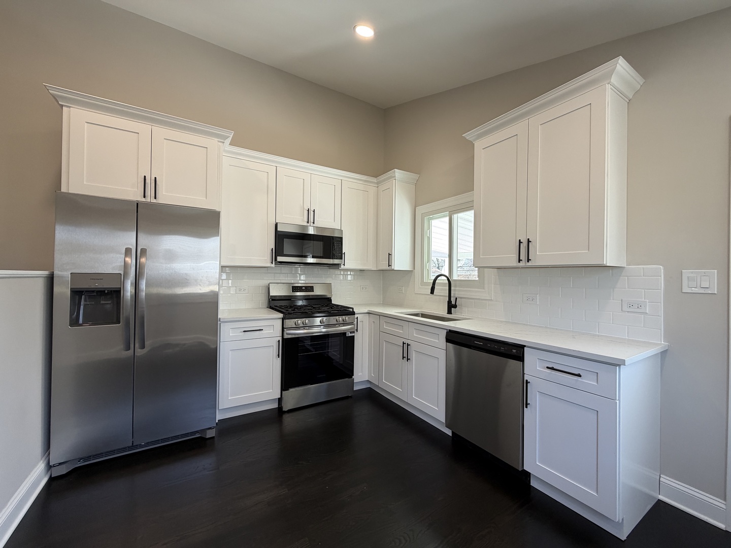 665 Easy Street, Glendale Heights, IL 60139