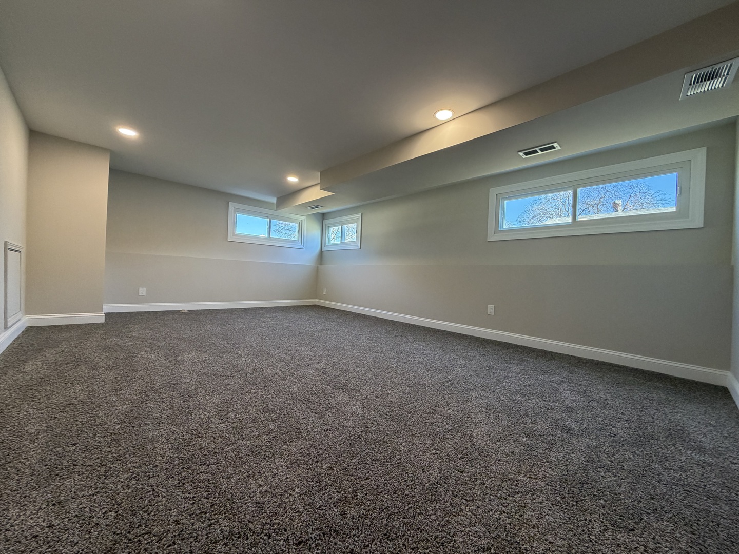 665 Easy Street, Glendale Heights, IL 60139