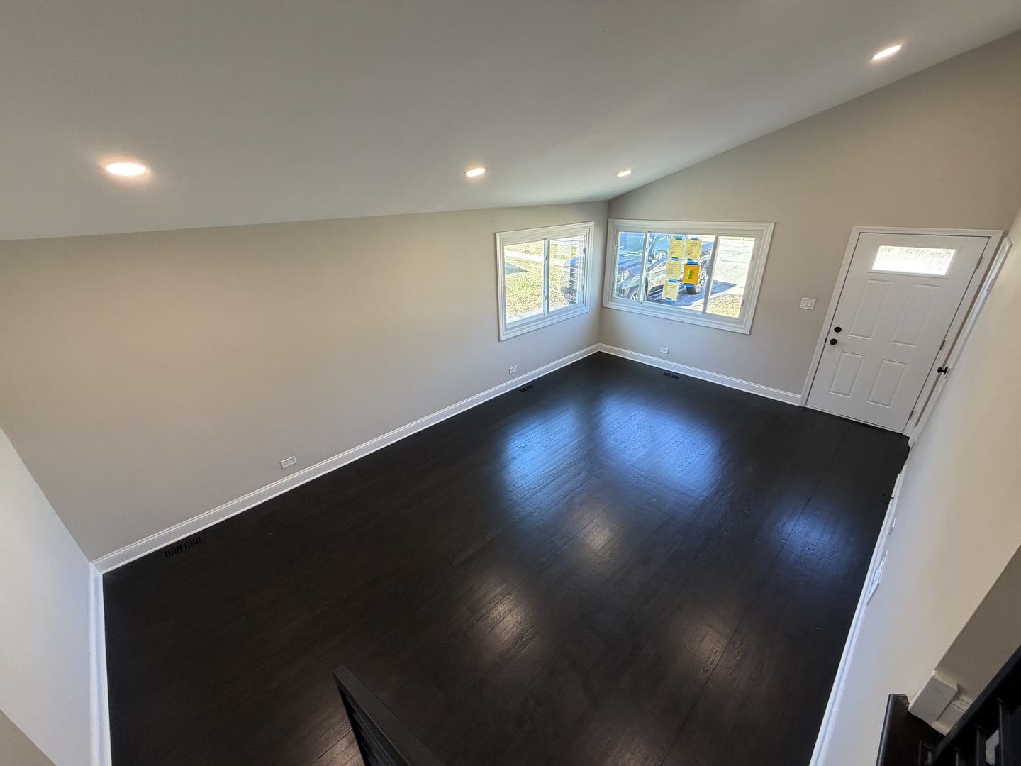 665 Easy Street, Glendale Heights, IL 60139